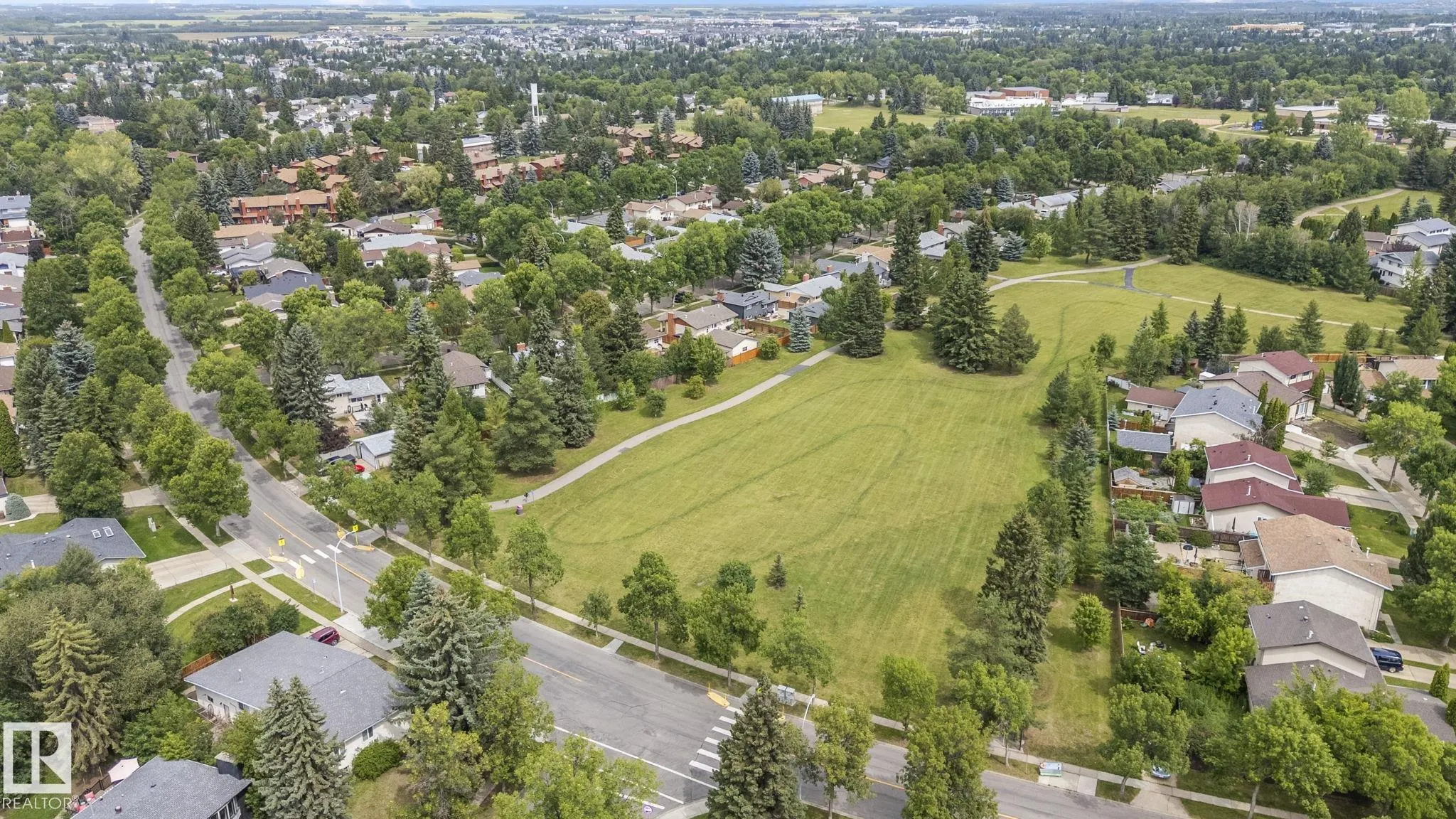 42 LARKSPUR Crescent