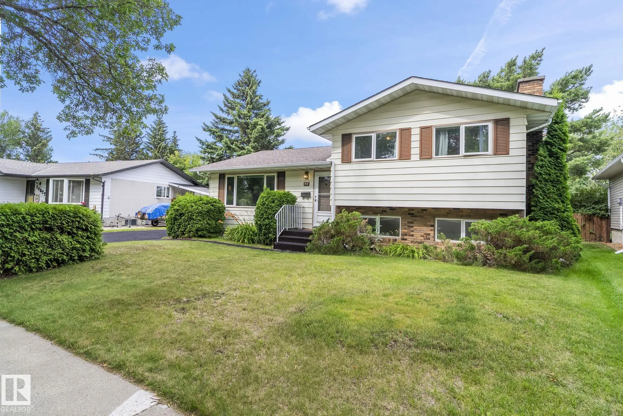 42 LARKSPUR Crescent