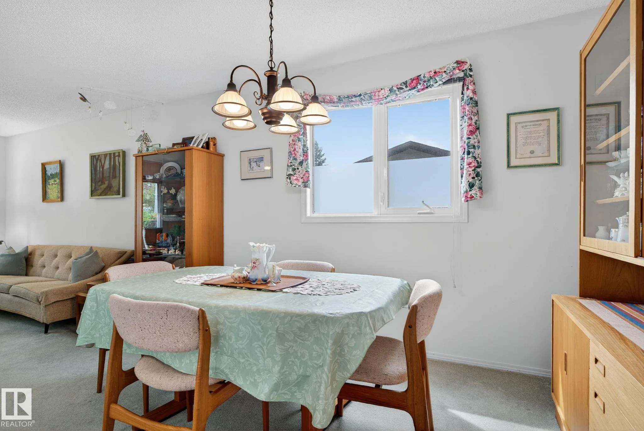 42 LARKSPUR Crescent