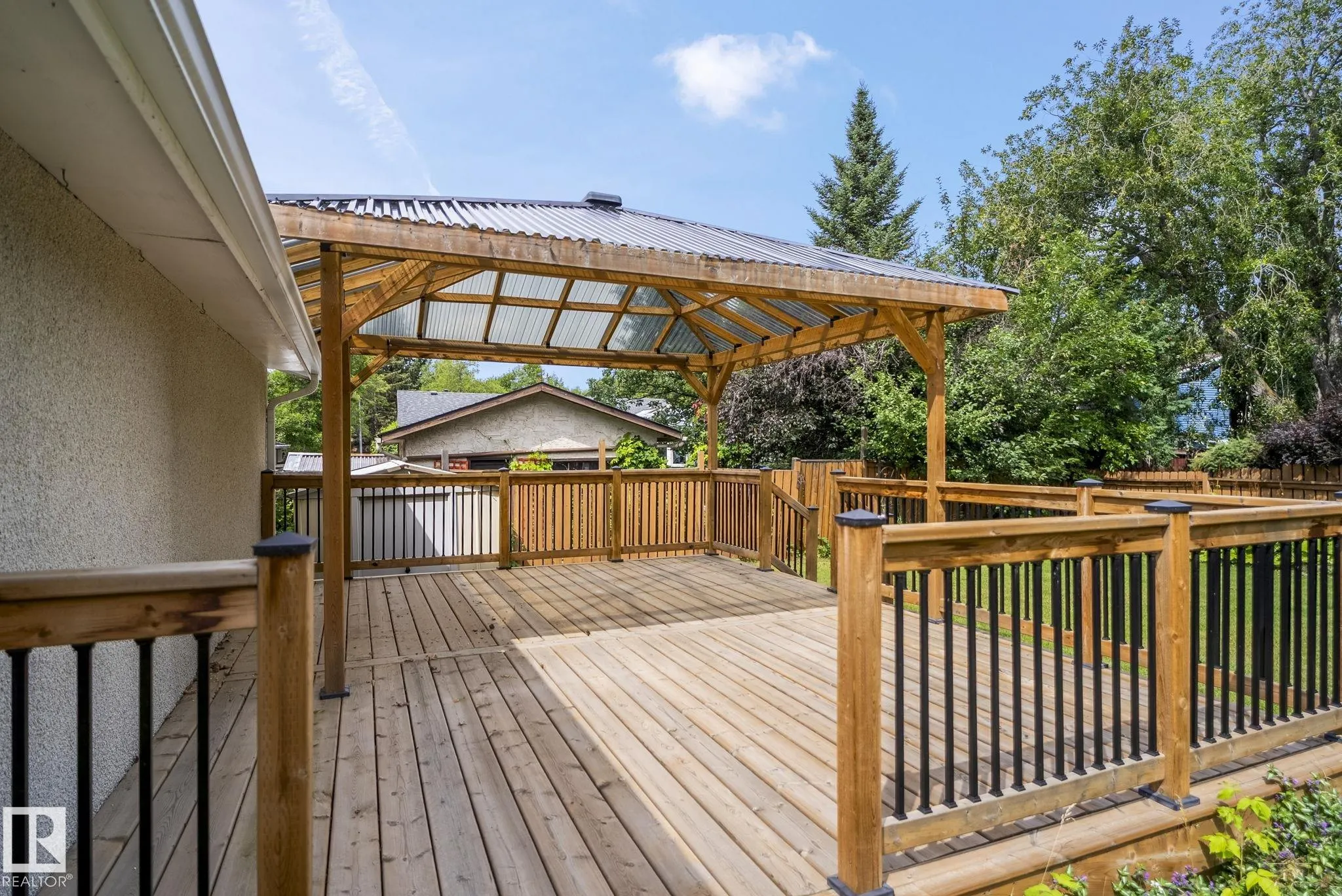 42 LARKSPUR Crescent