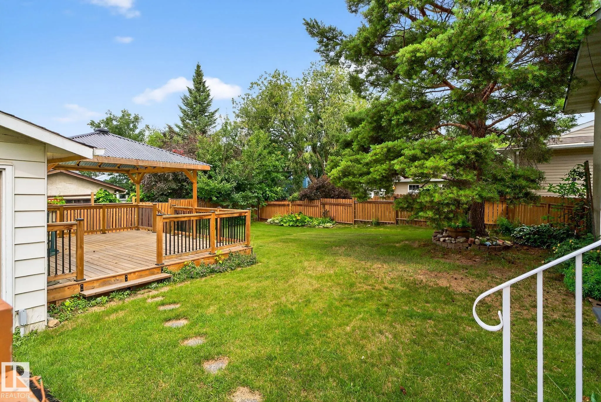 42 LARKSPUR Crescent