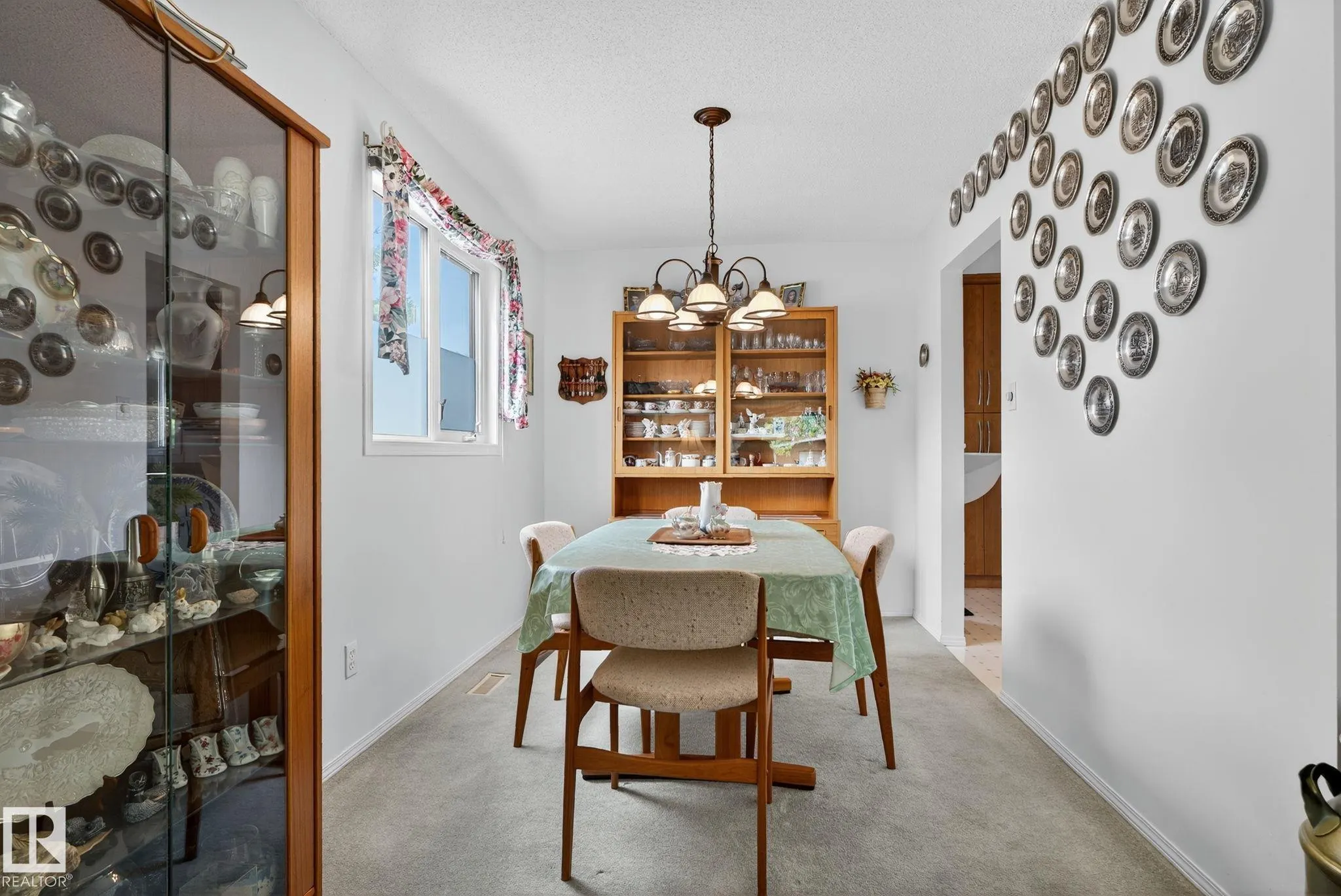 42 LARKSPUR Crescent