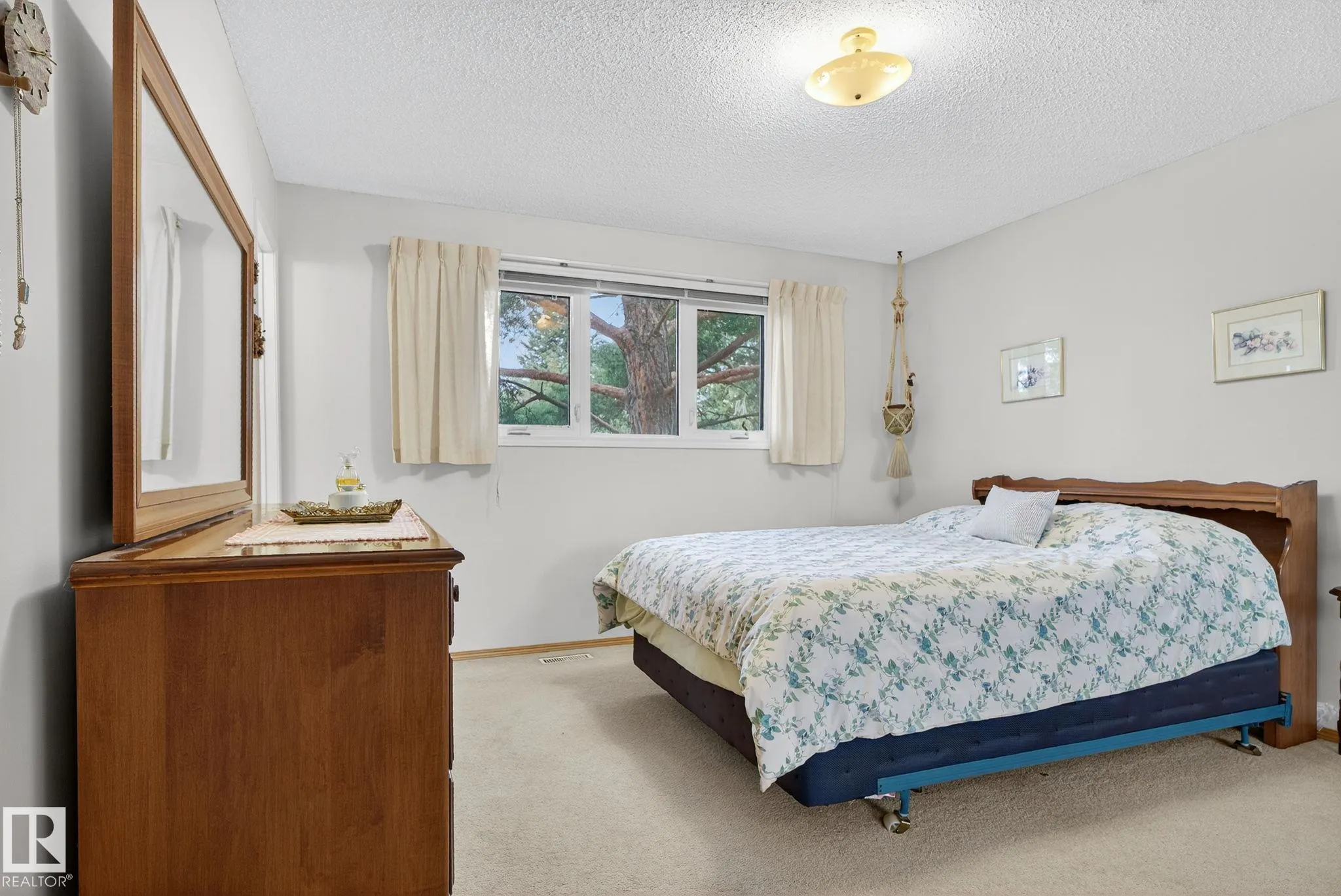 42 LARKSPUR Crescent