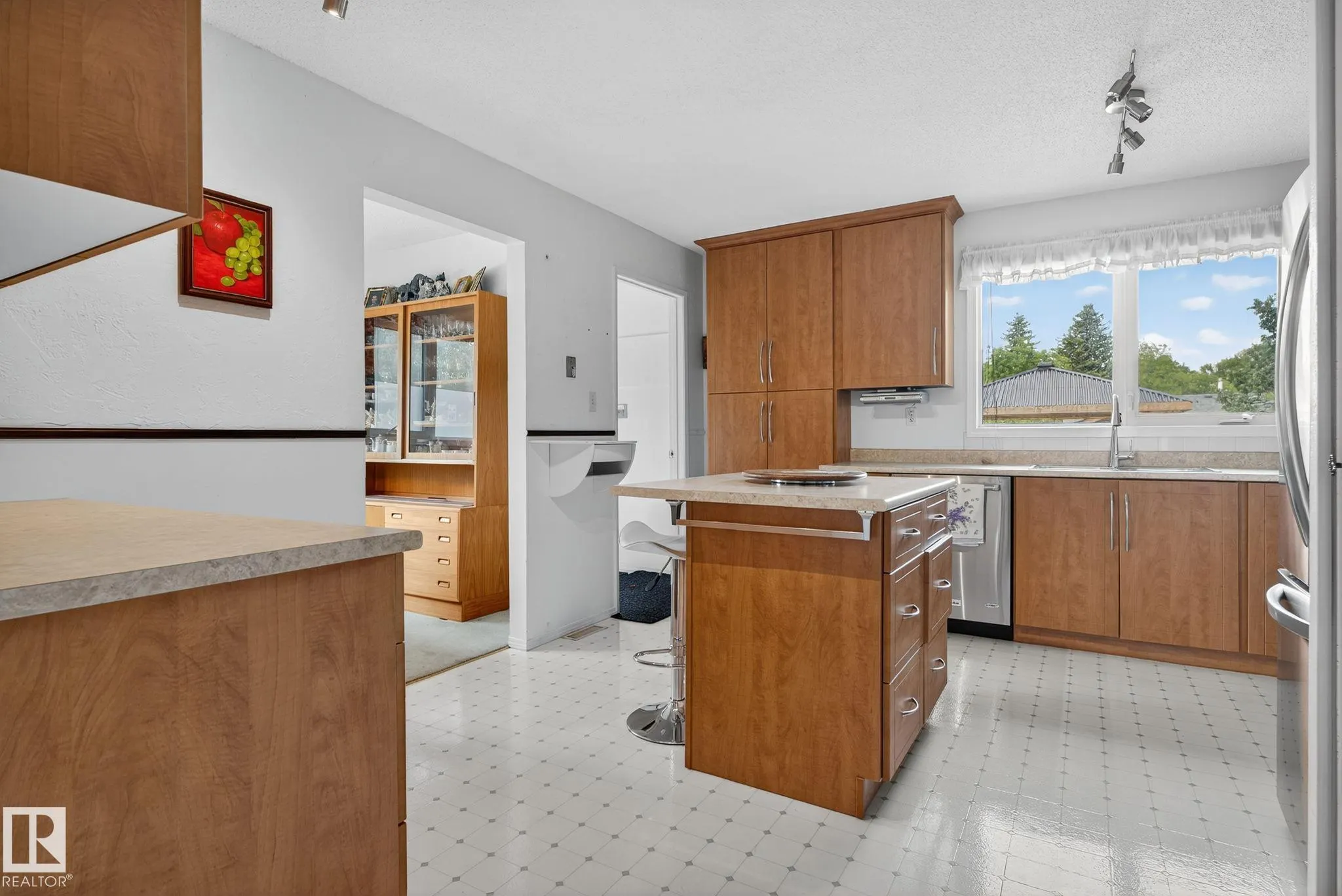 42 LARKSPUR Crescent