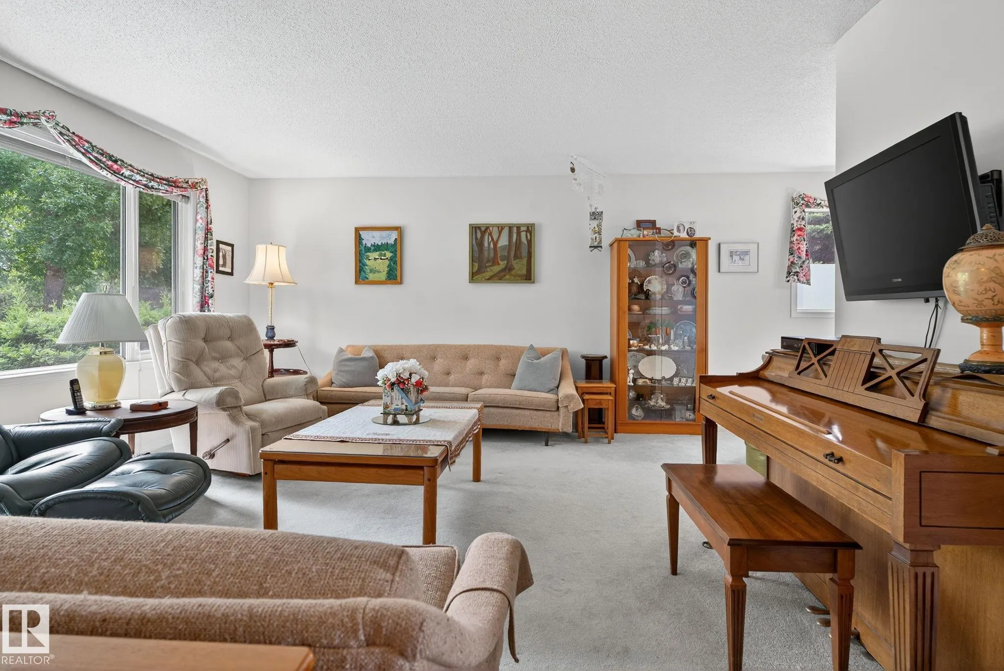 42 LARKSPUR Crescent