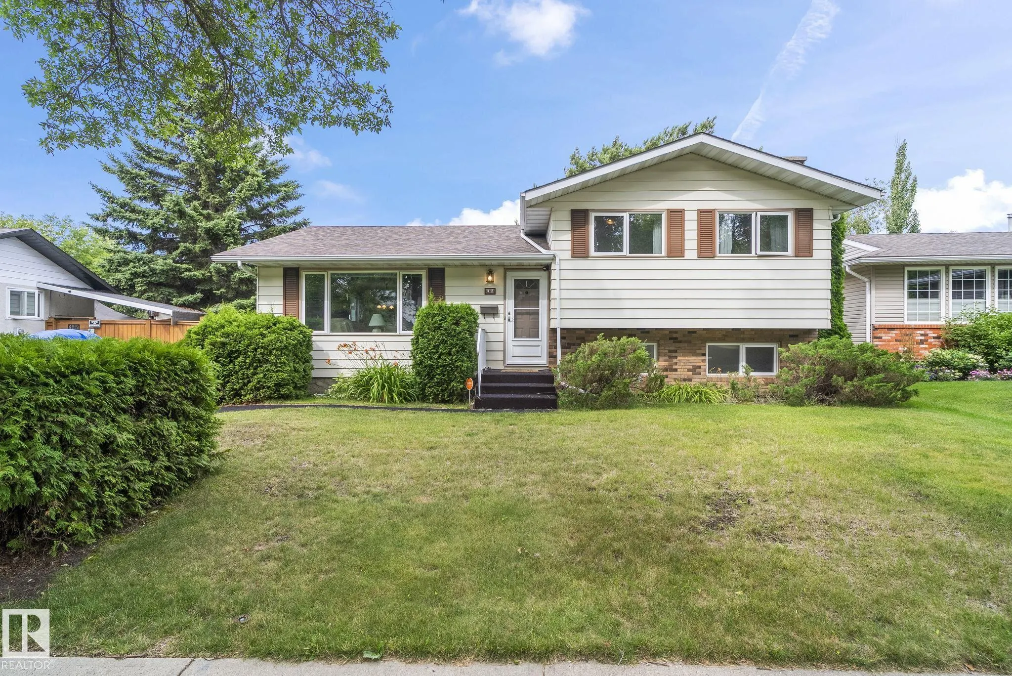 42 LARKSPUR Crescent