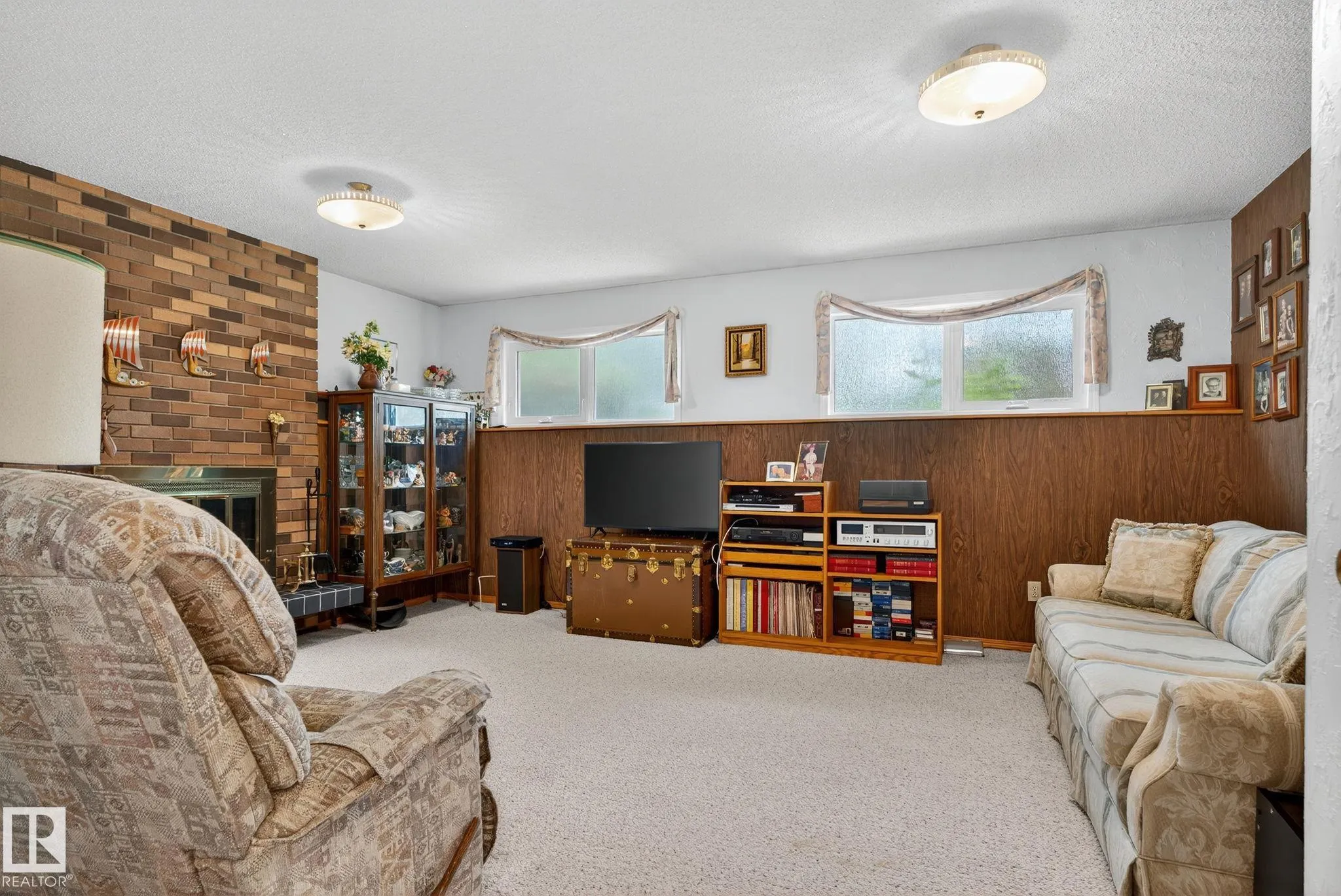 42 LARKSPUR Crescent
