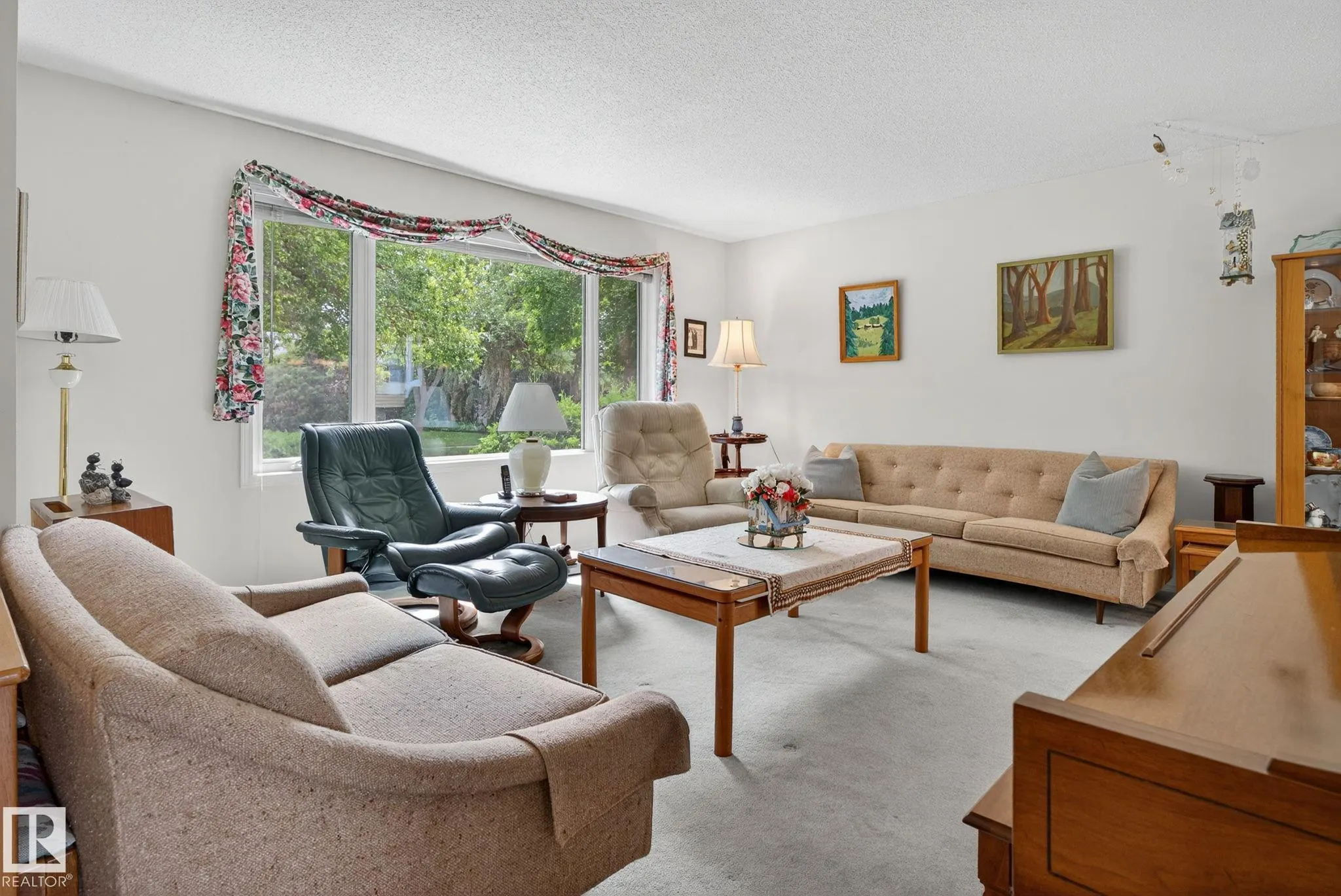42 LARKSPUR Crescent