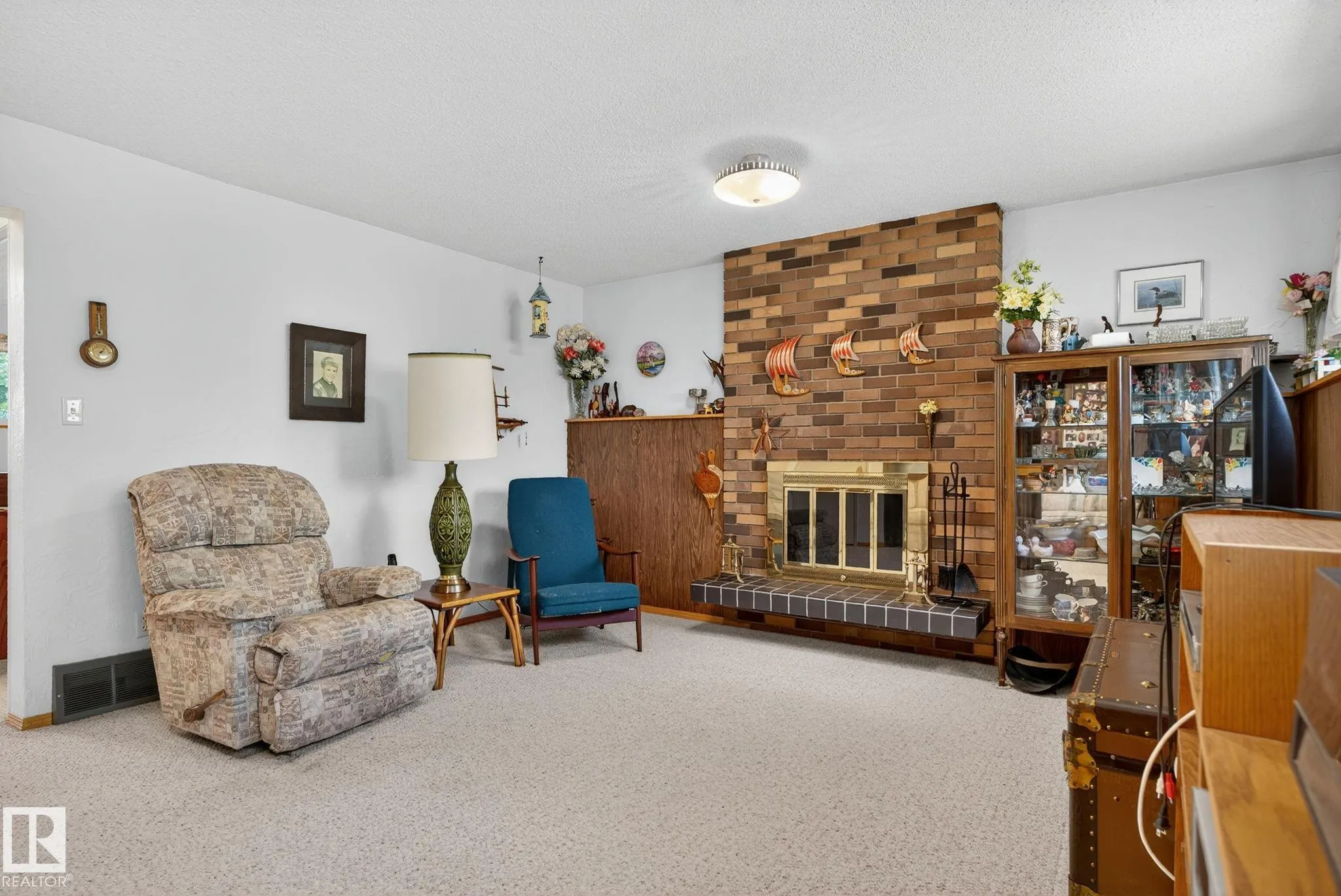 42 LARKSPUR Crescent