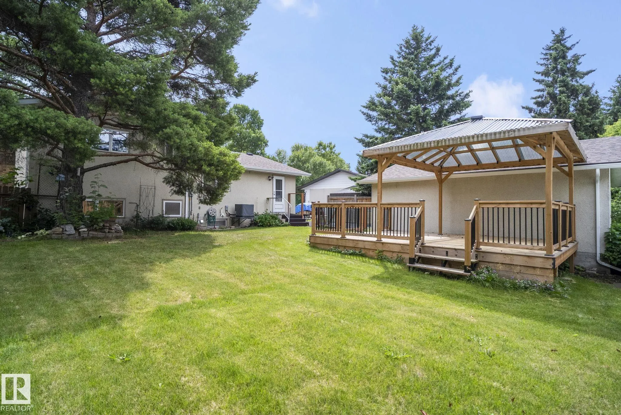 42 LARKSPUR Crescent