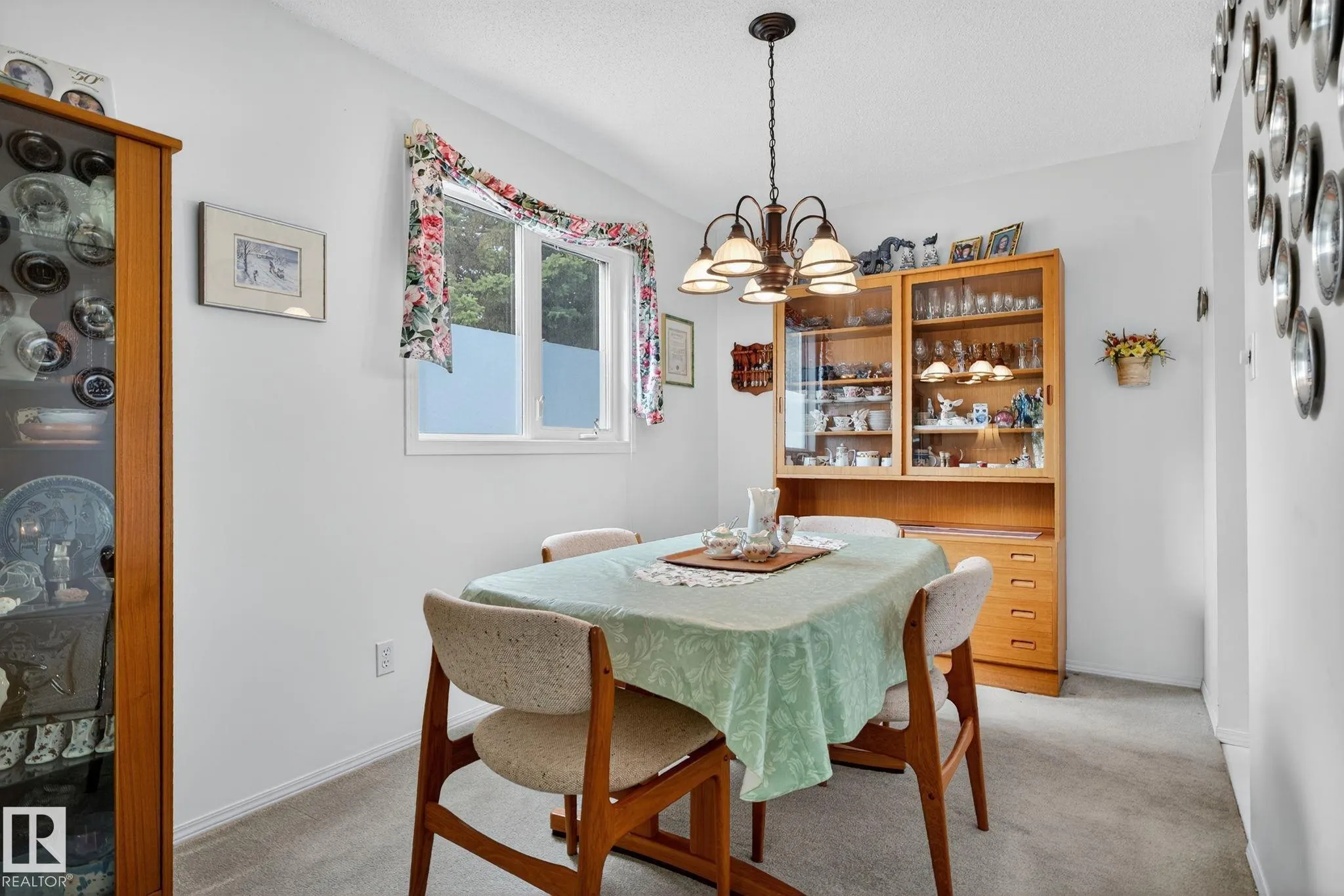 42 LARKSPUR Crescent