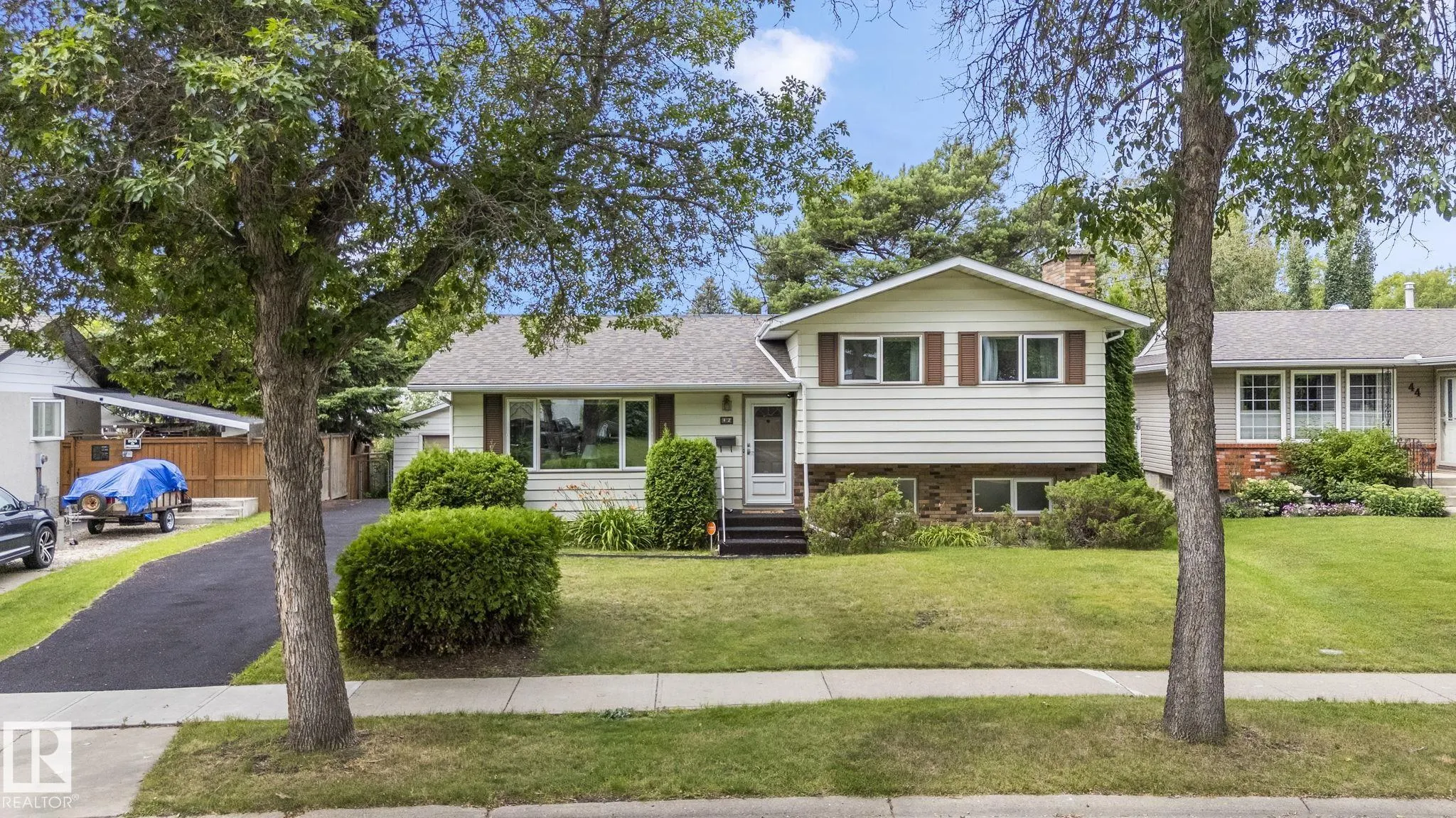 42 LARKSPUR Crescent