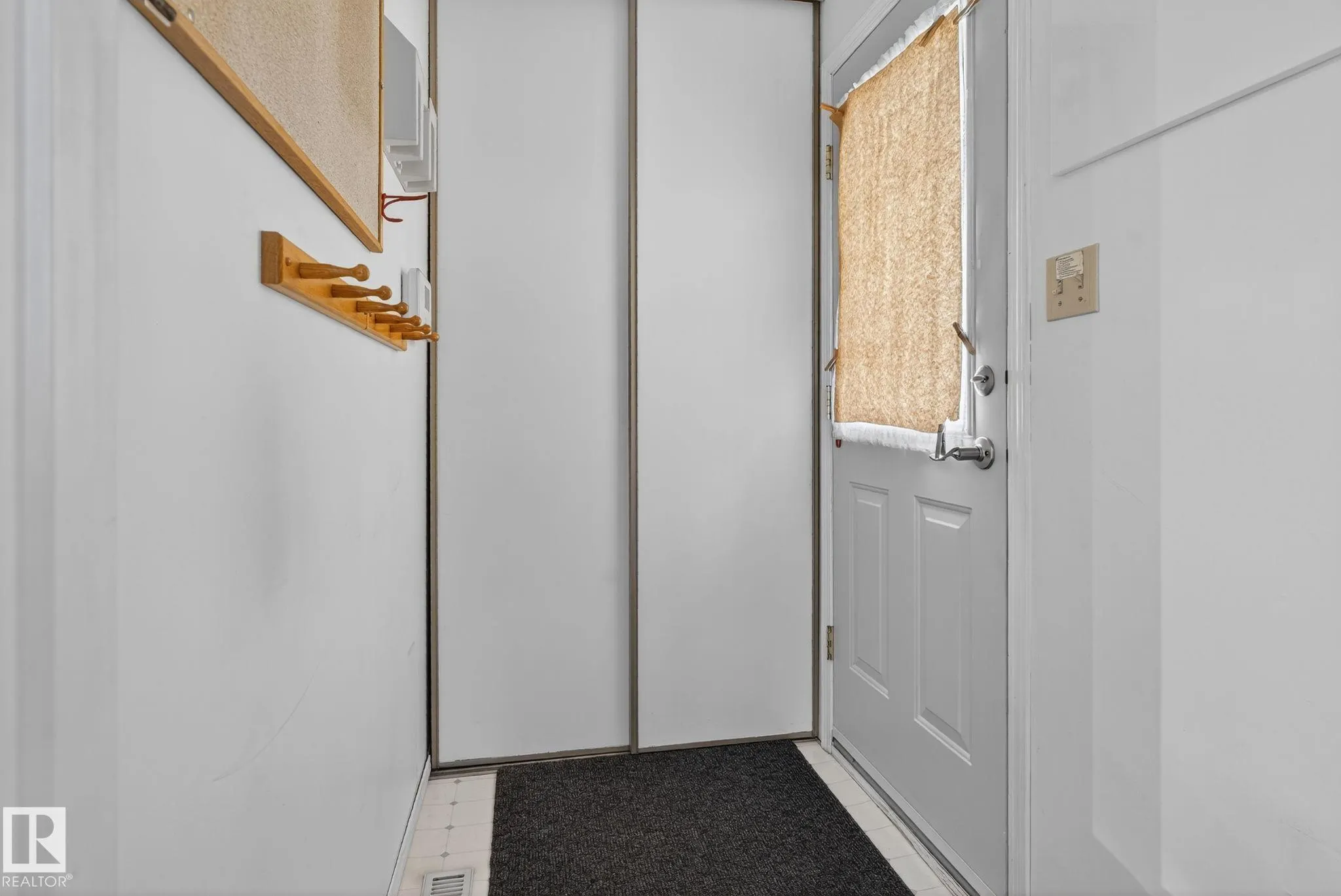 42 LARKSPUR Crescent