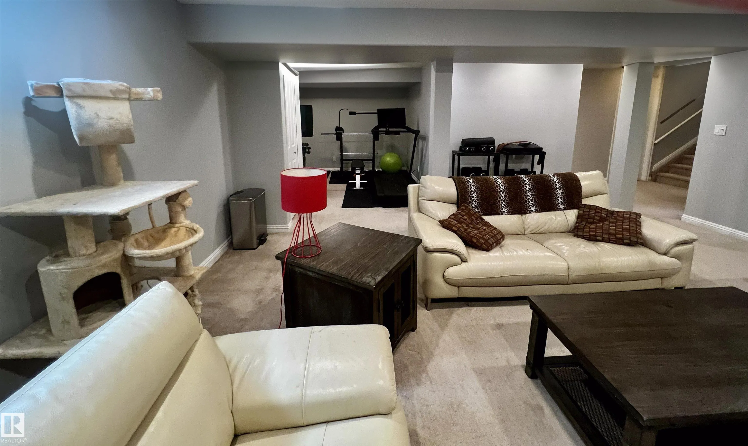 446 SPARLING Court