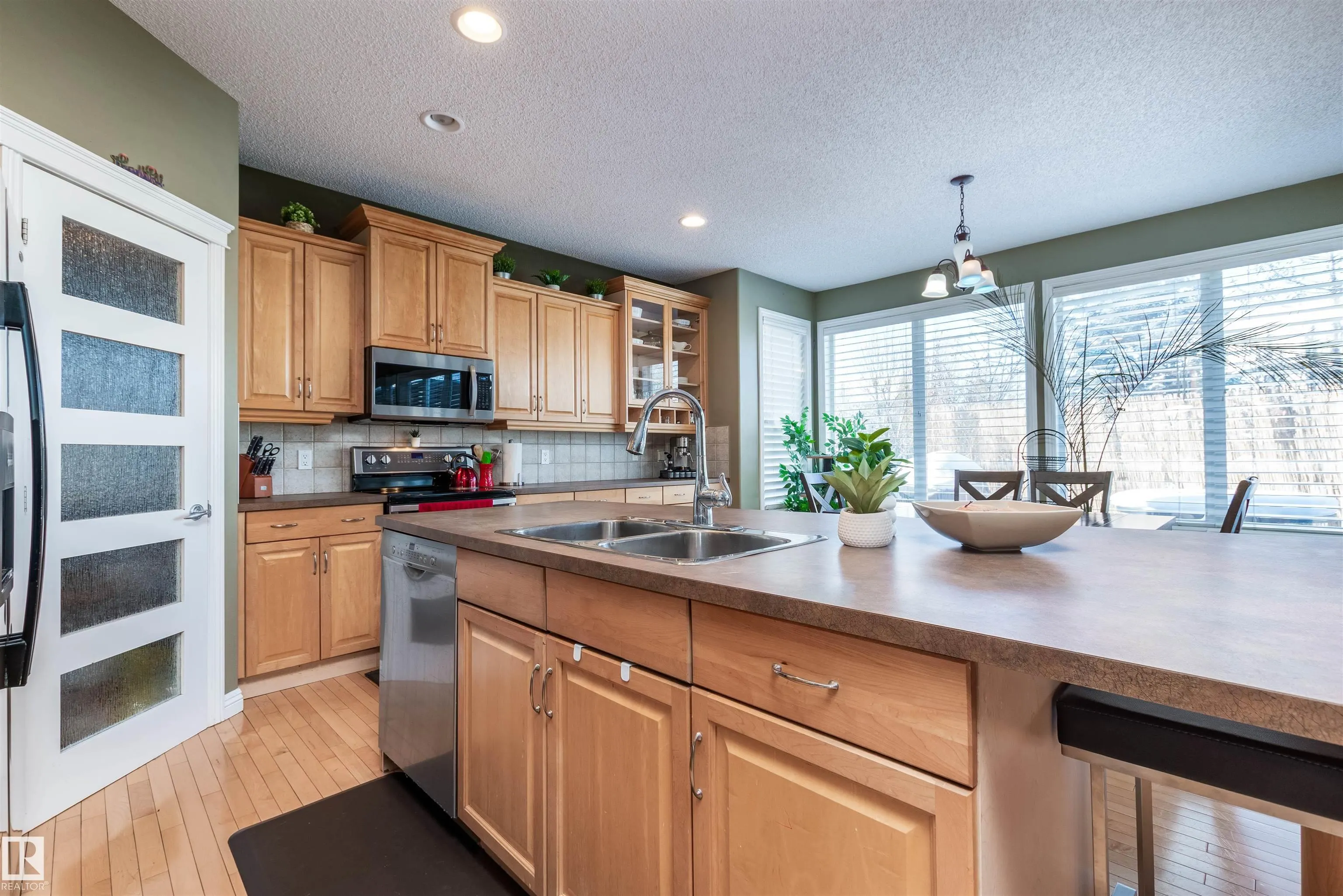 446 SPARLING Court