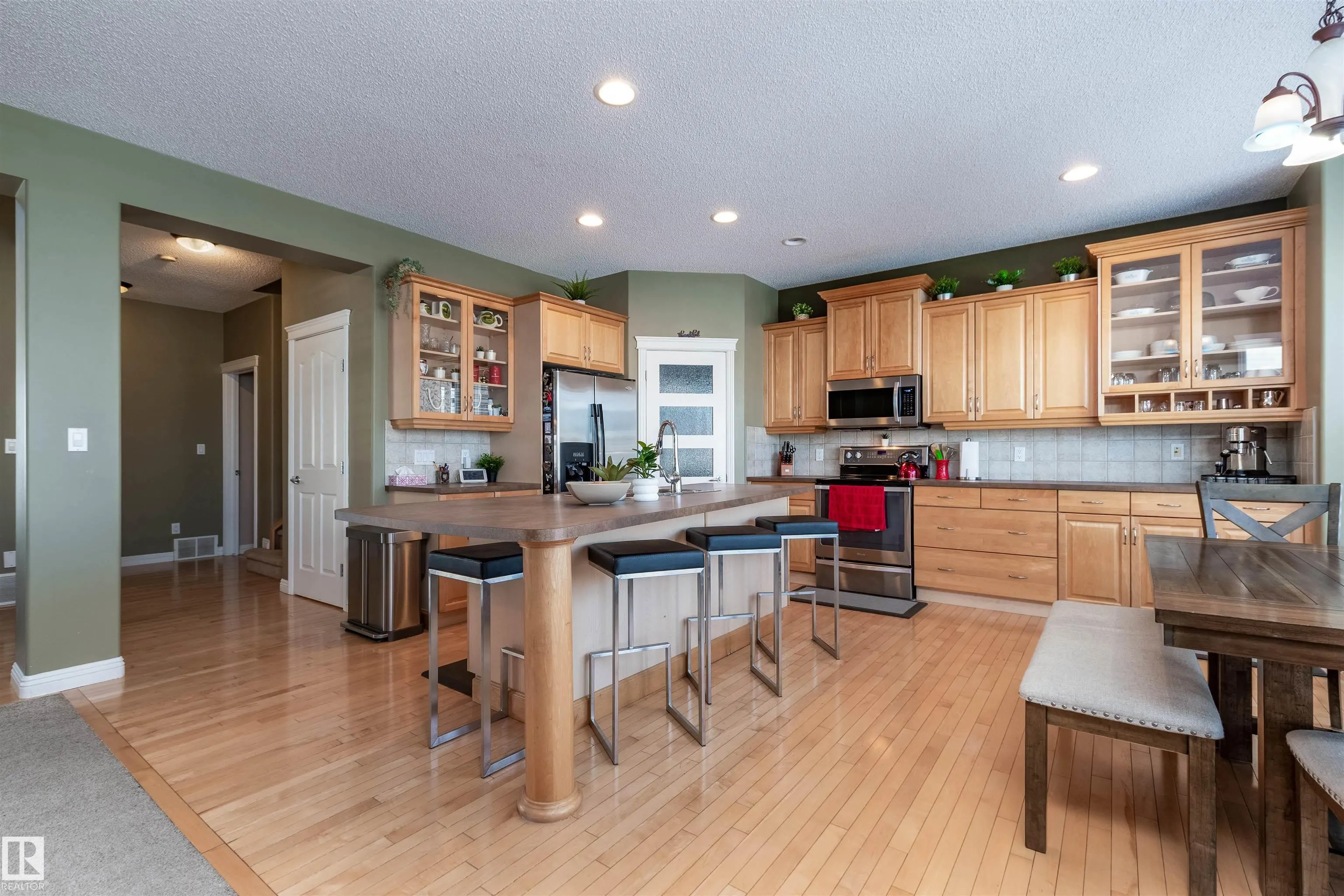 446 SPARLING Court