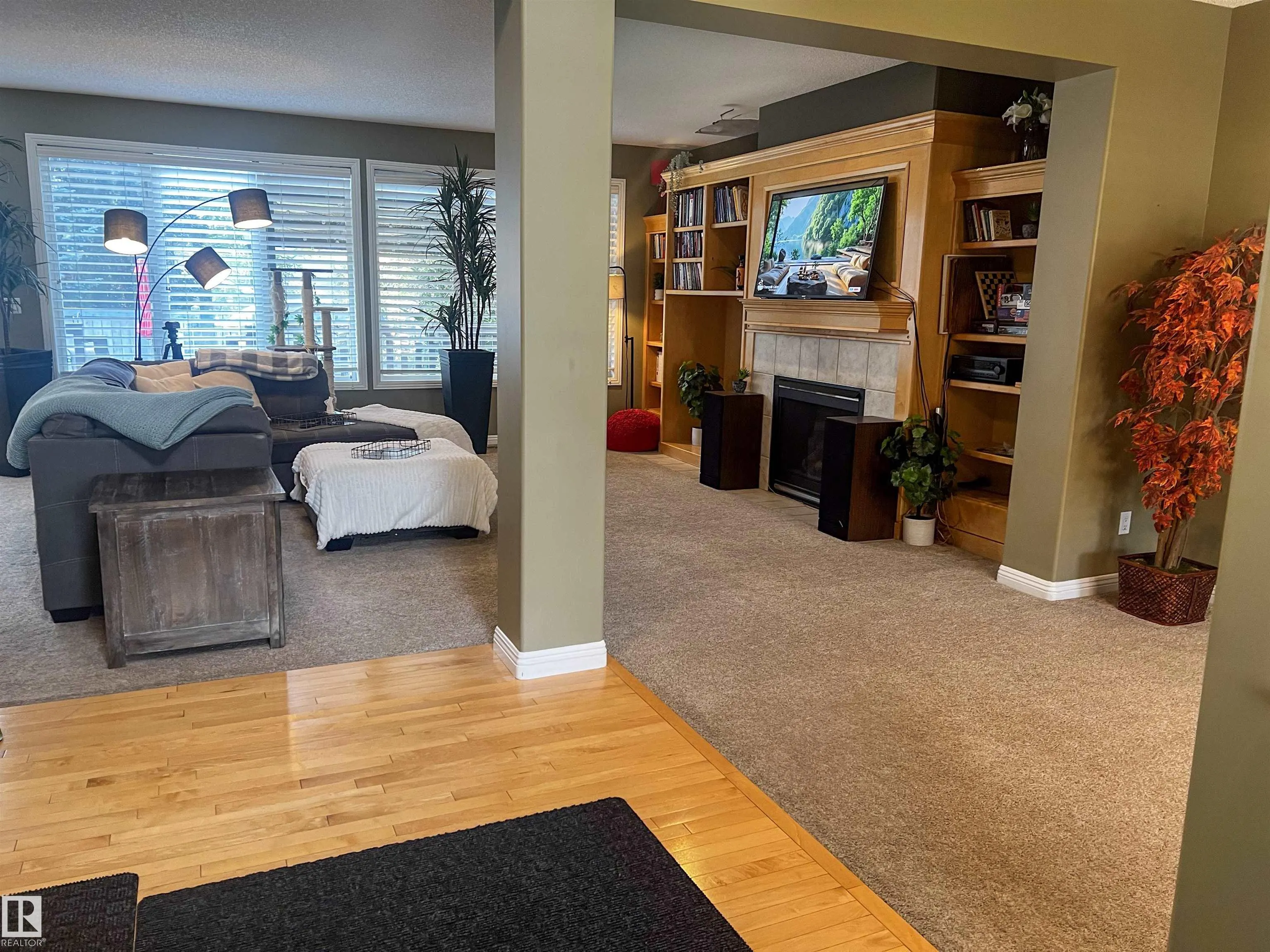 446 SPARLING Court