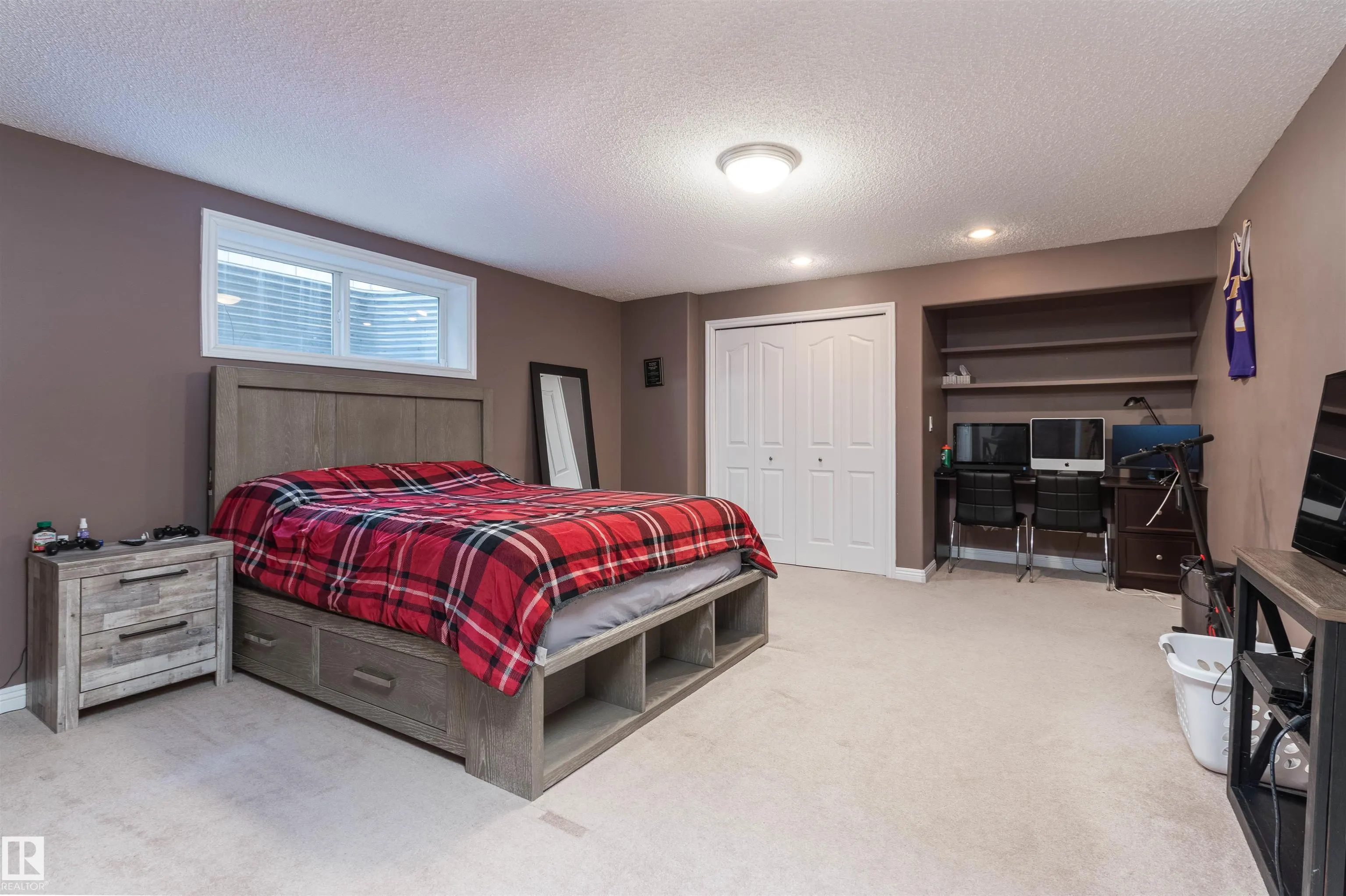 446 SPARLING Court
