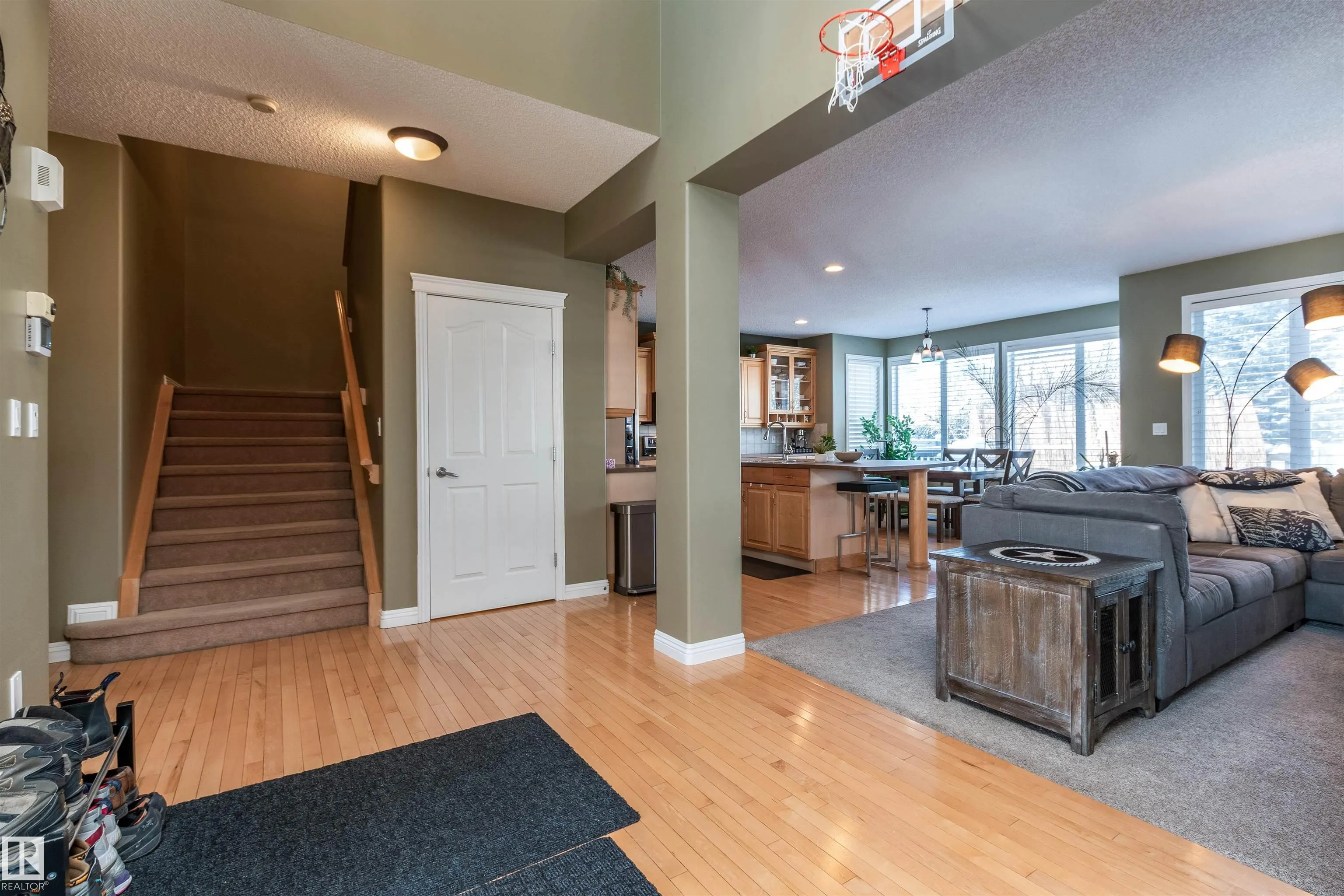 446 SPARLING Court