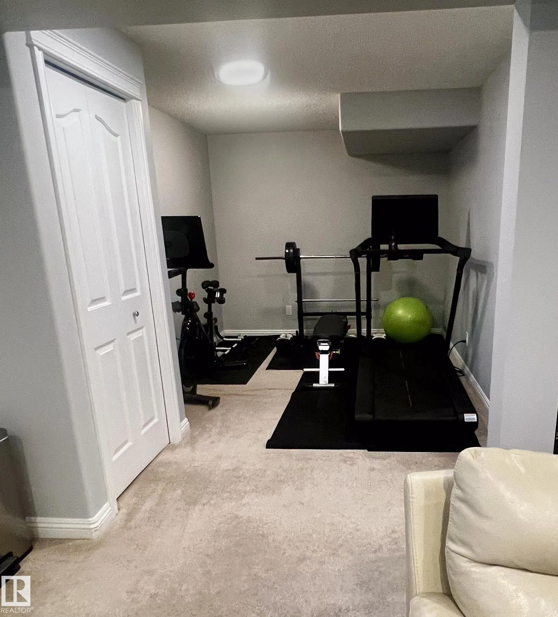 446 SPARLING Court