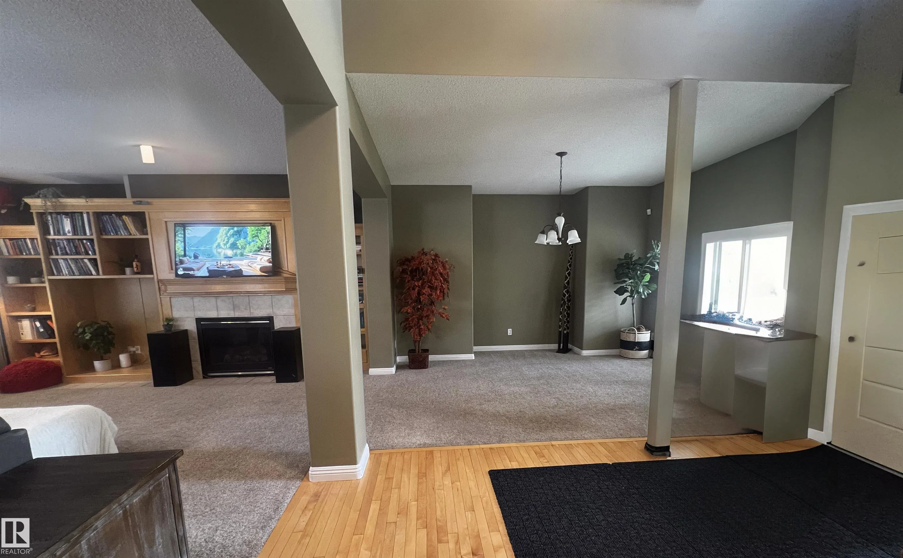 446 SPARLING Court