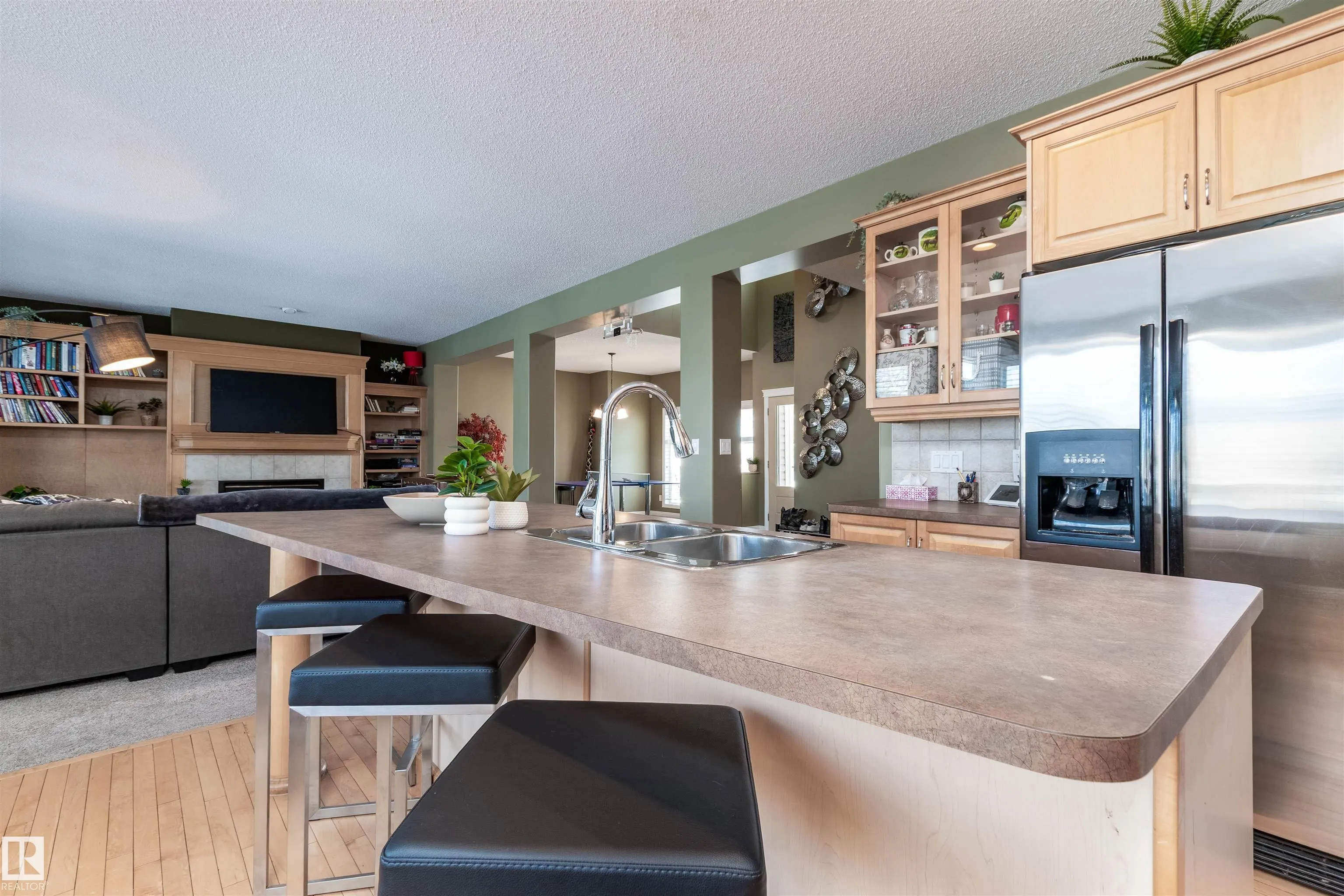 446 SPARLING Court