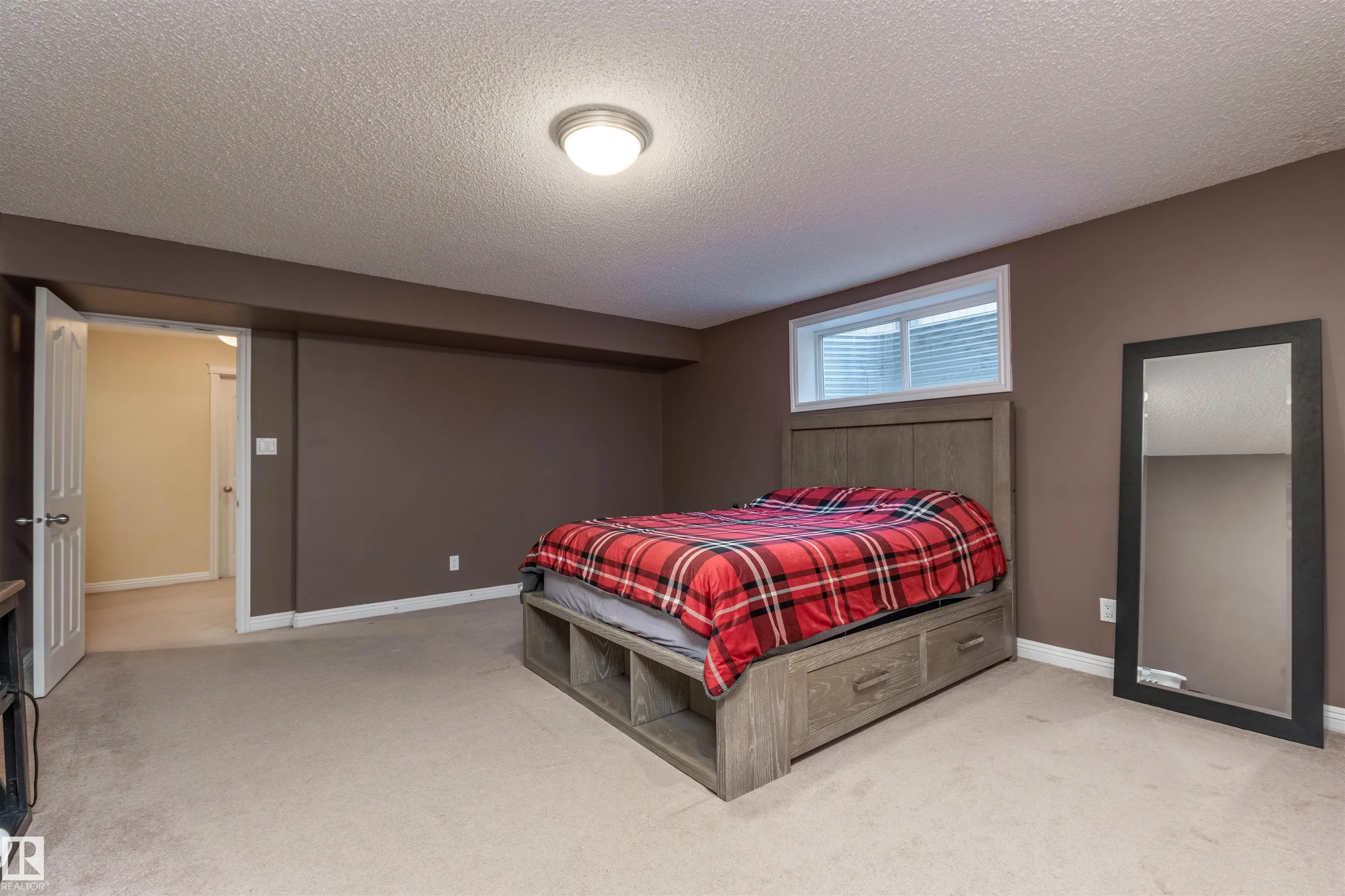 446 SPARLING Court