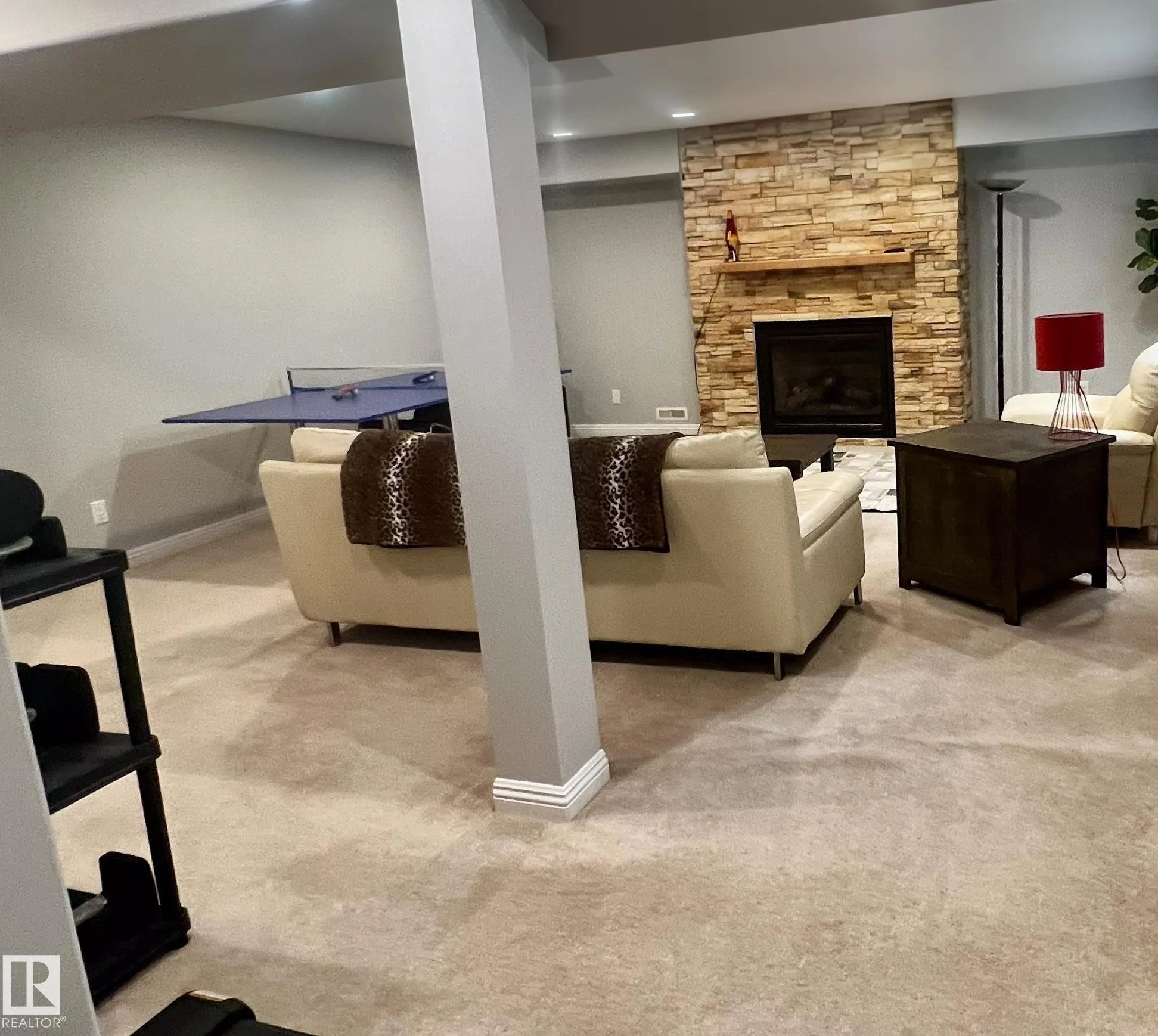 446 SPARLING Court