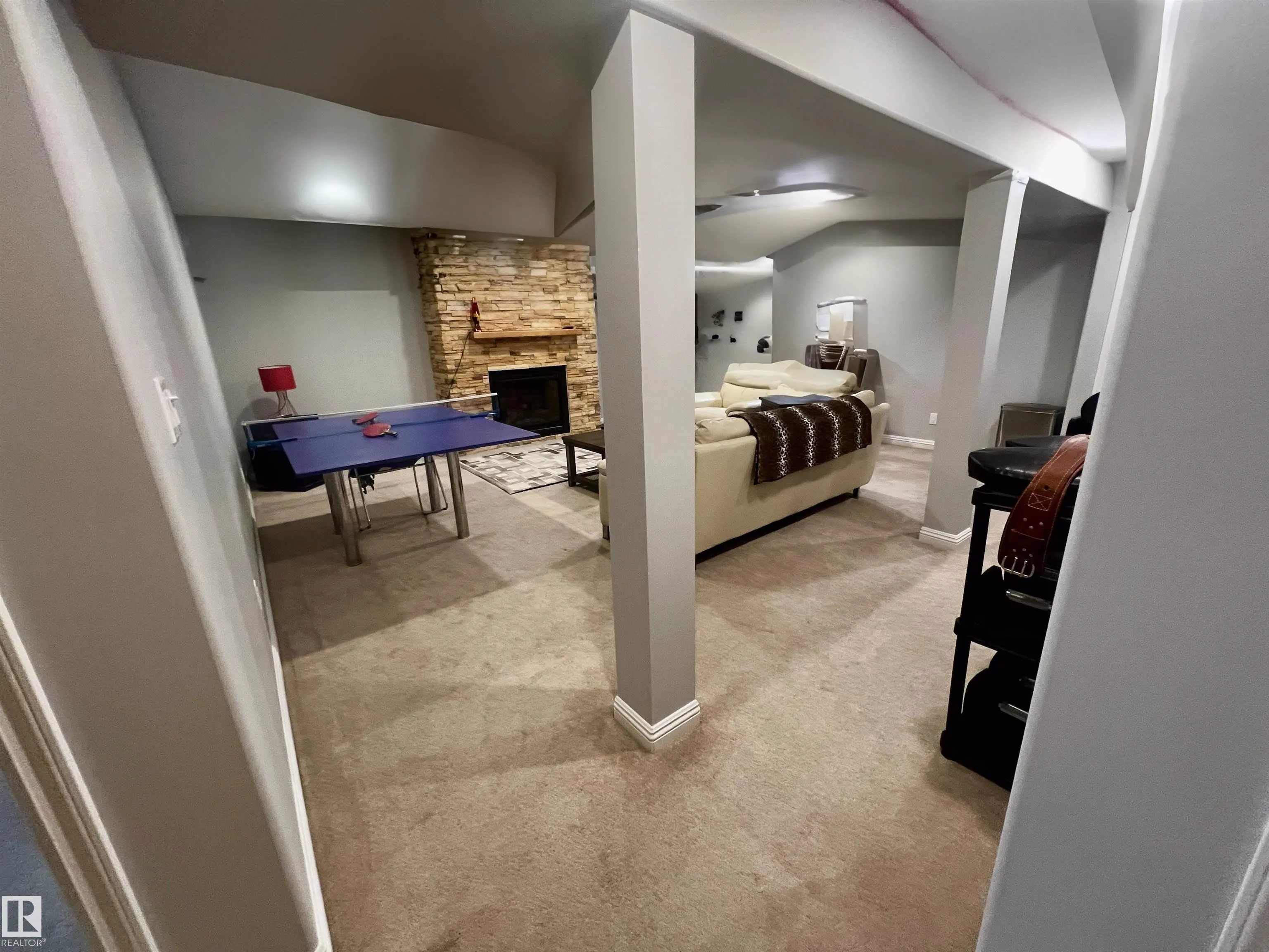 446 SPARLING Court