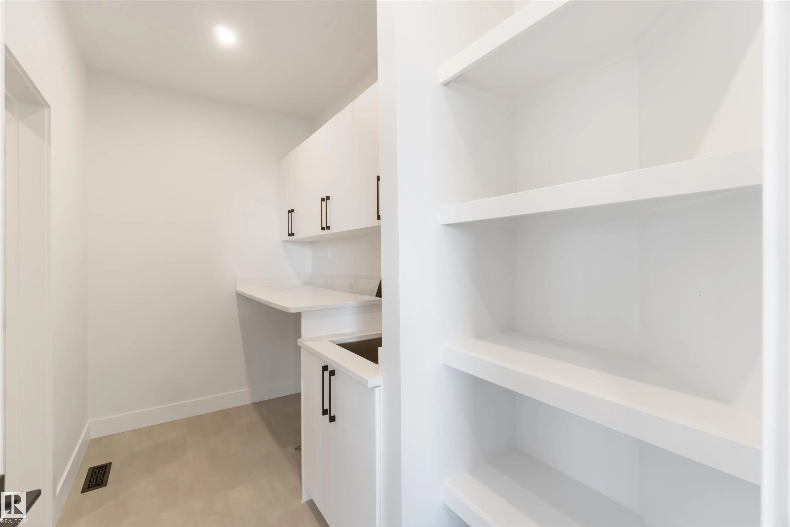 70 Eldridge Point