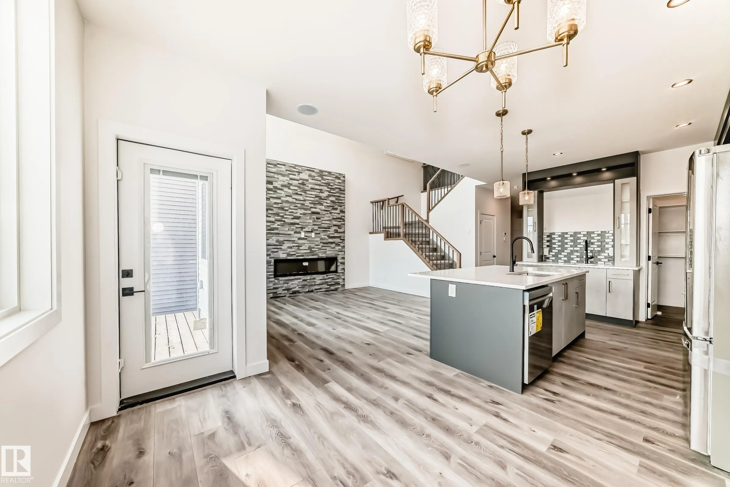 39 MEADOWGROVE Lane
