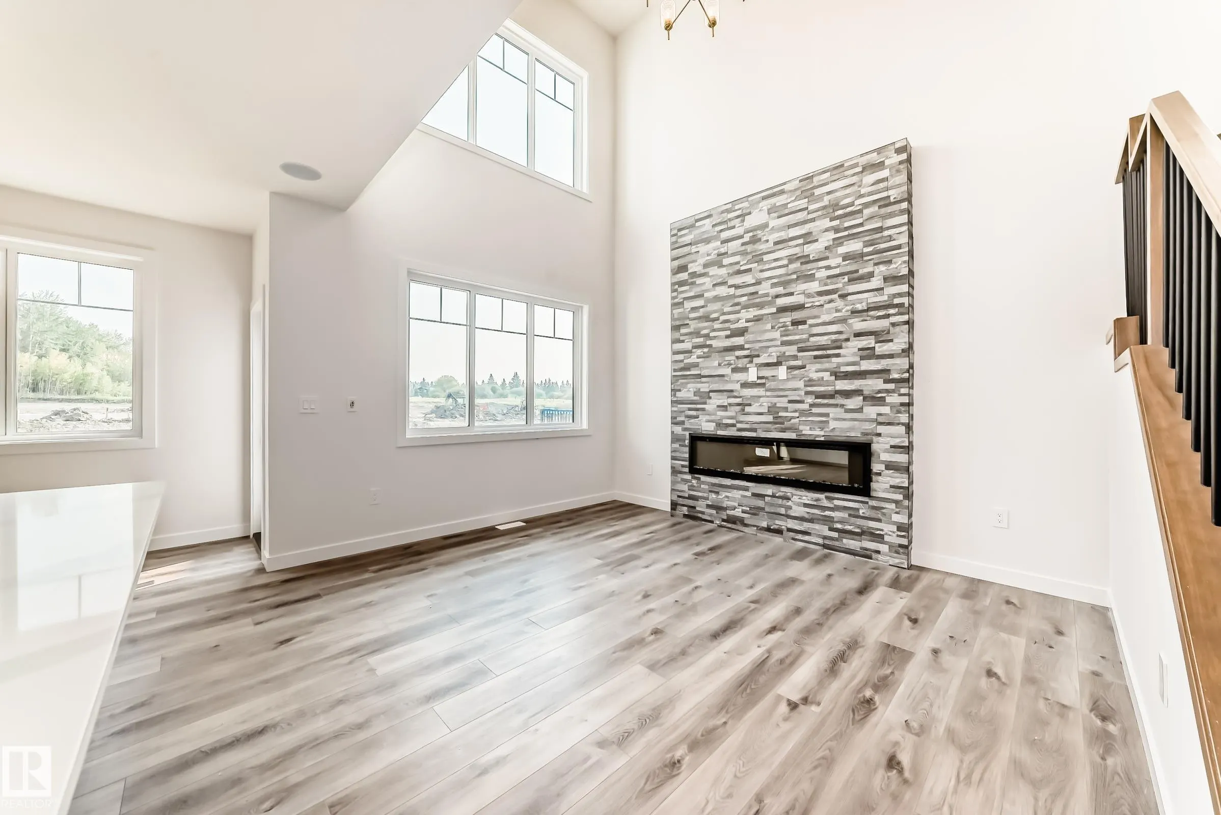 39 MEADOWGROVE Lane