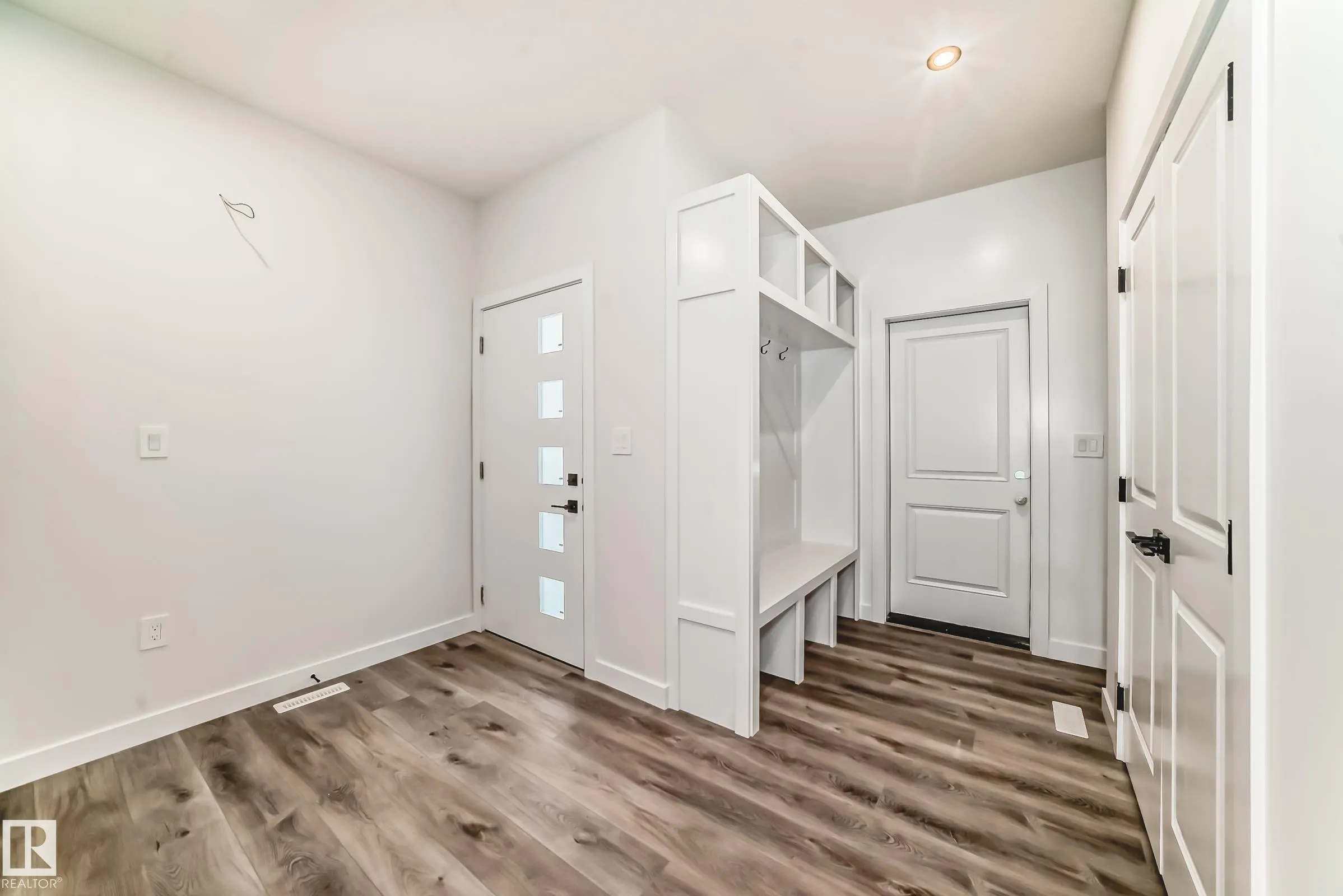 39 MEADOWGROVE Lane