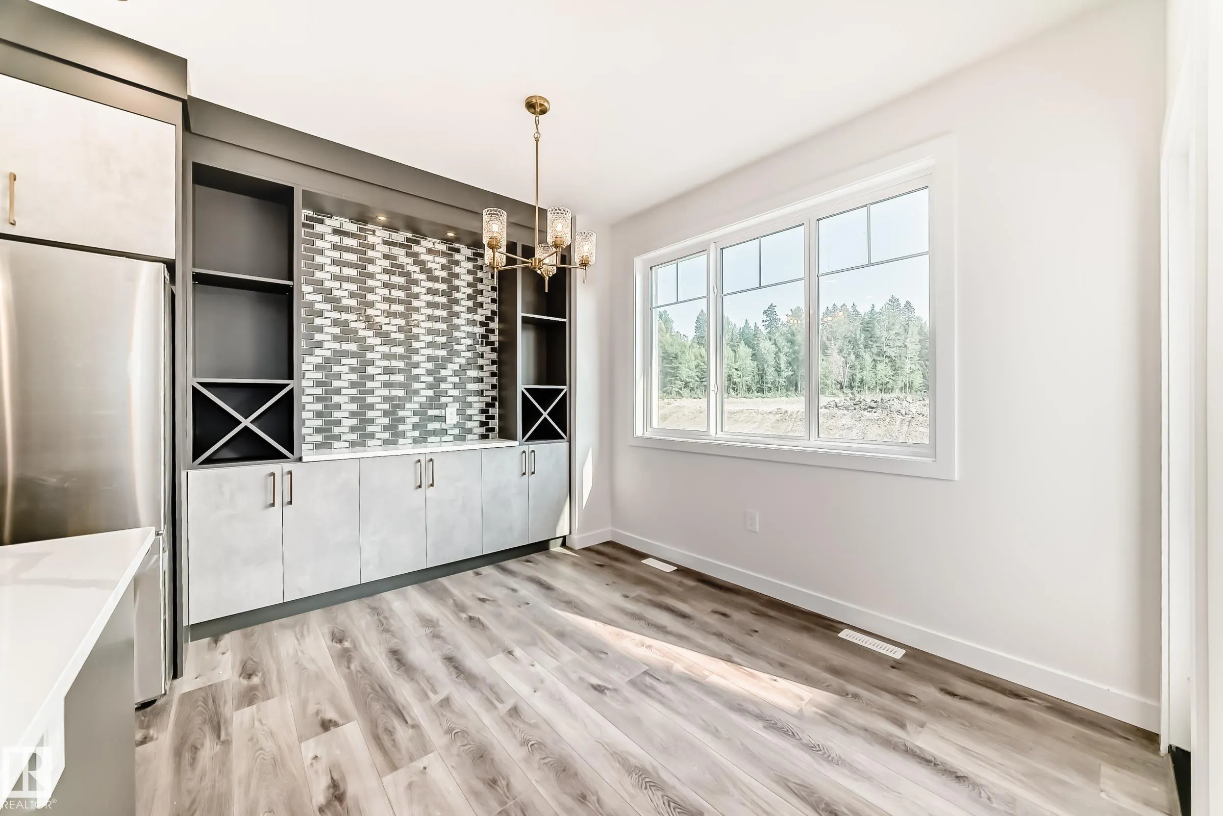 39 MEADOWGROVE Lane