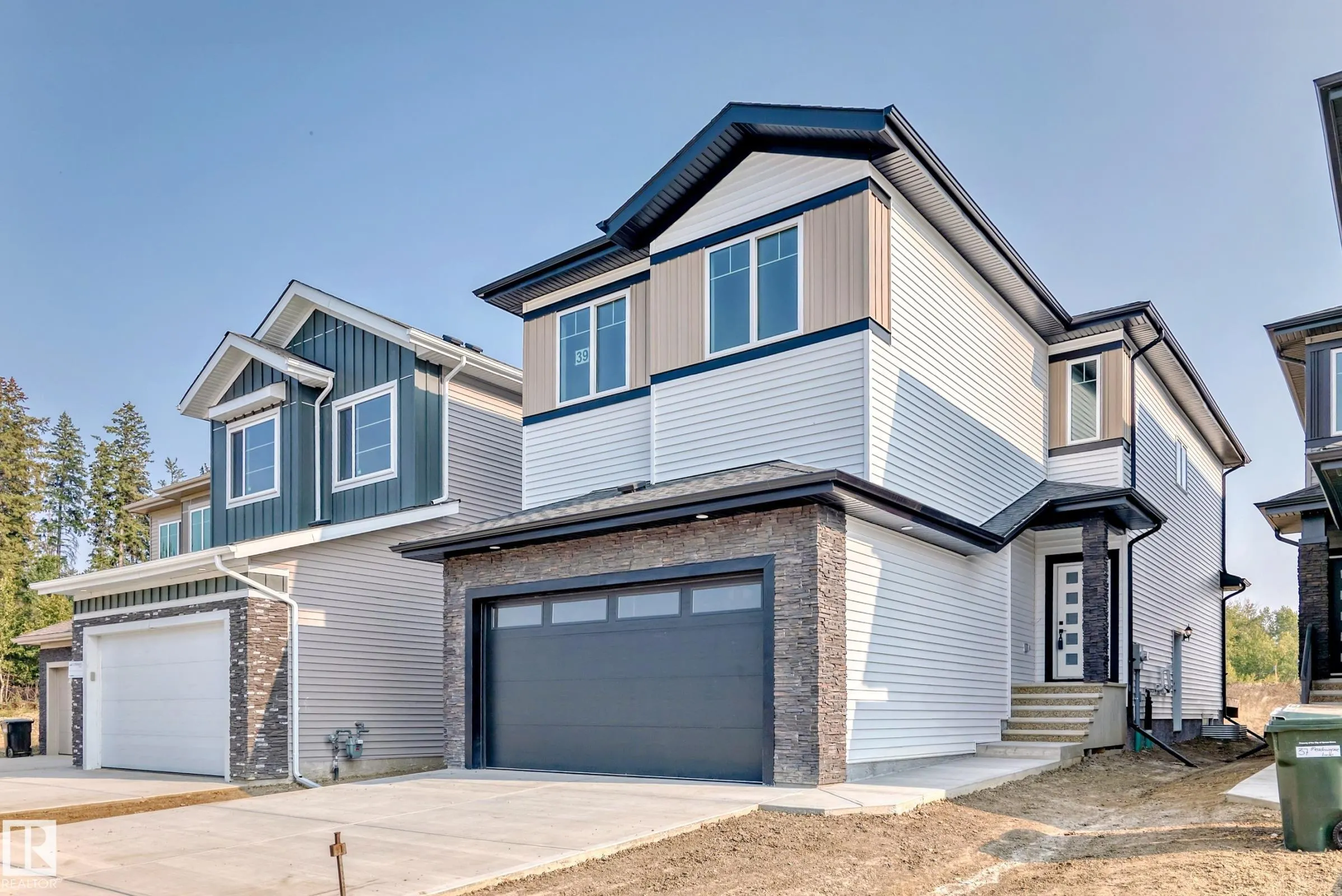 39 MEADOWGROVE Lane