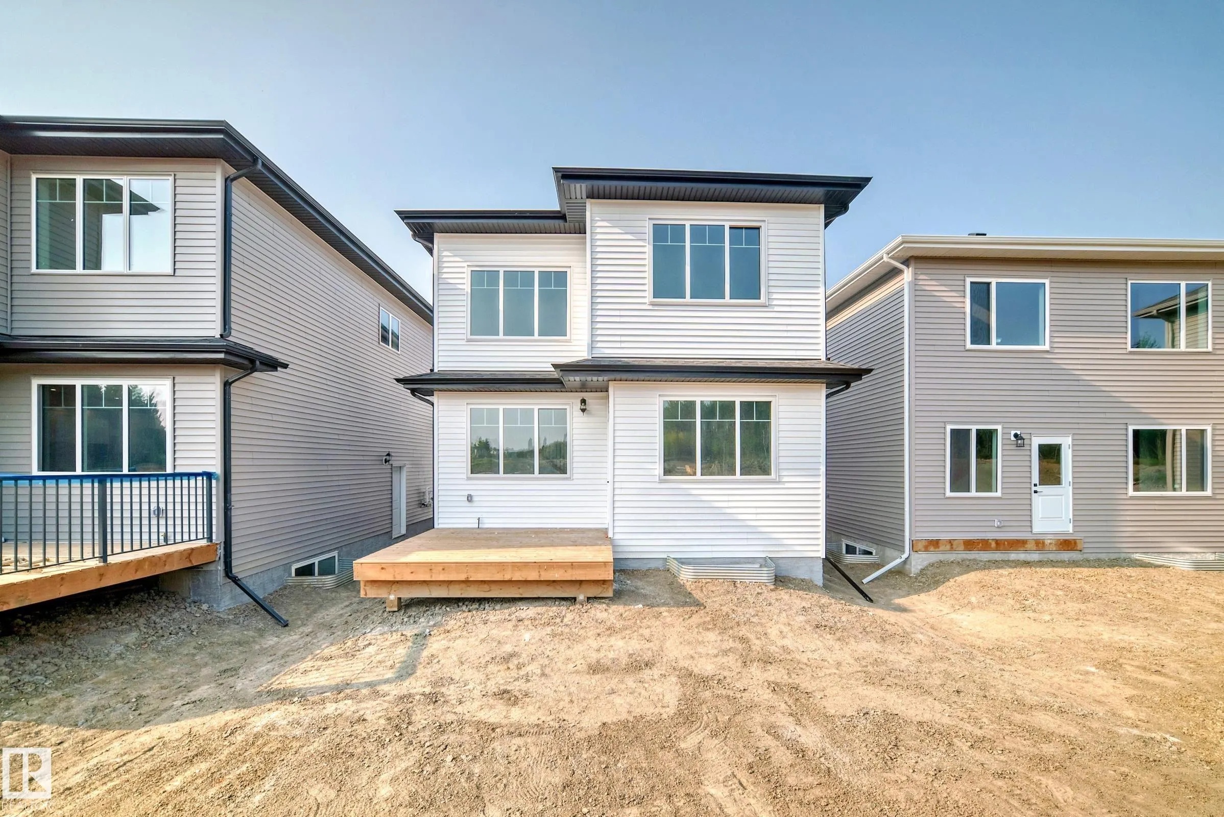 39 MEADOWGROVE Lane