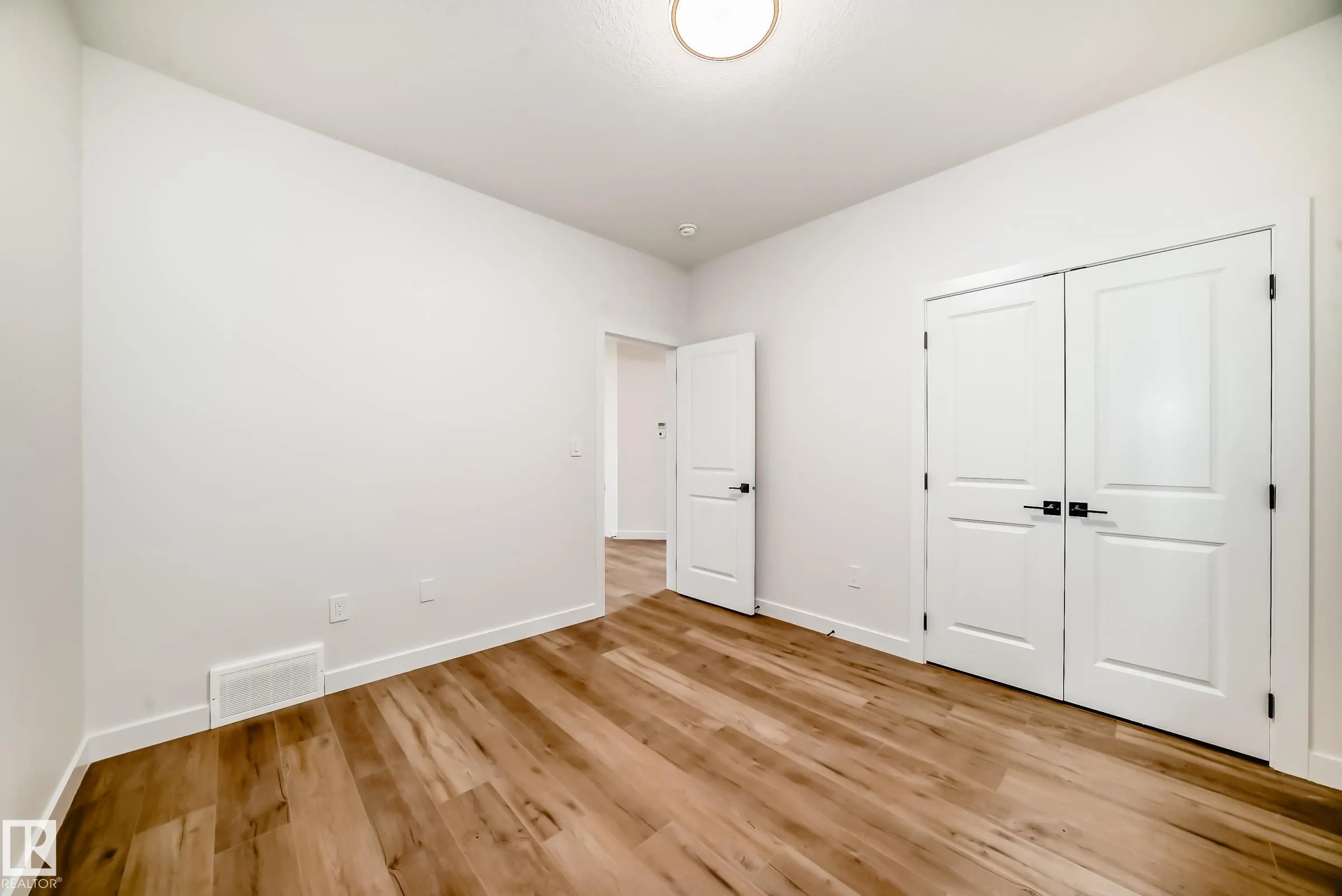 15 AXELWOOD Crescent