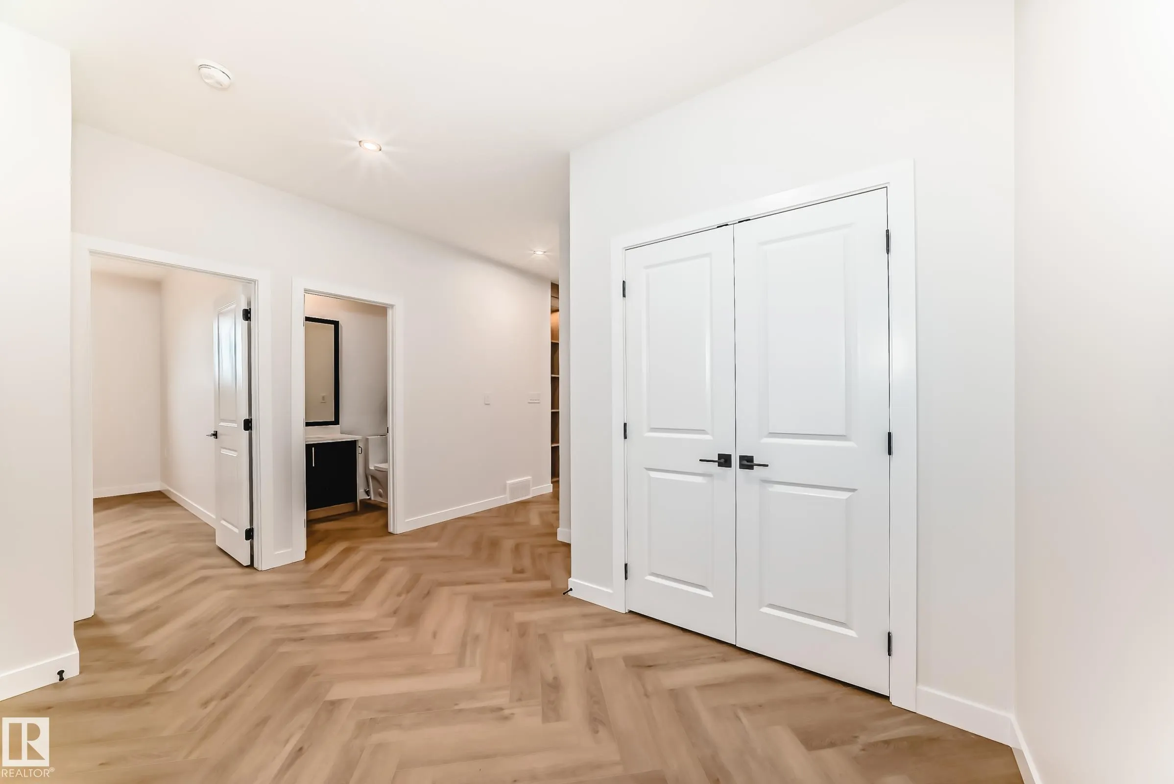 15 AXELWOOD Crescent