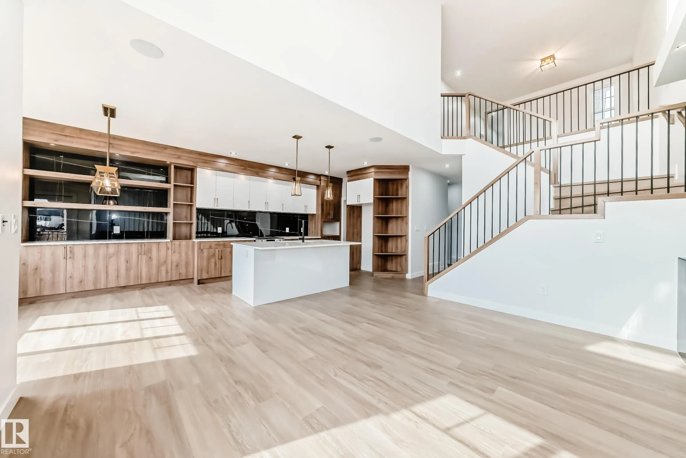 15 AXELWOOD Crescent