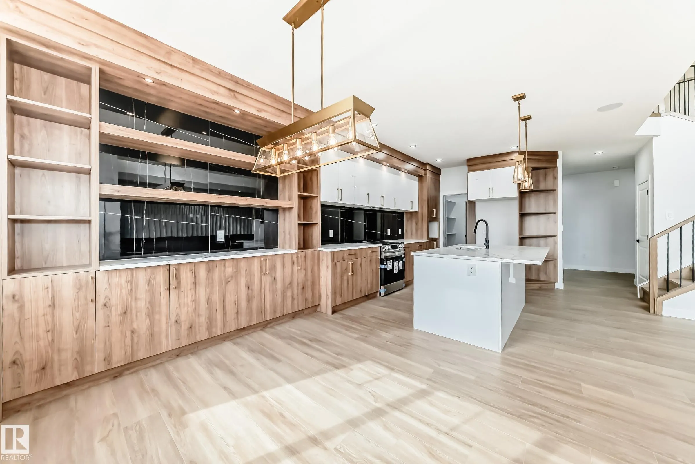 15 AXELWOOD Crescent