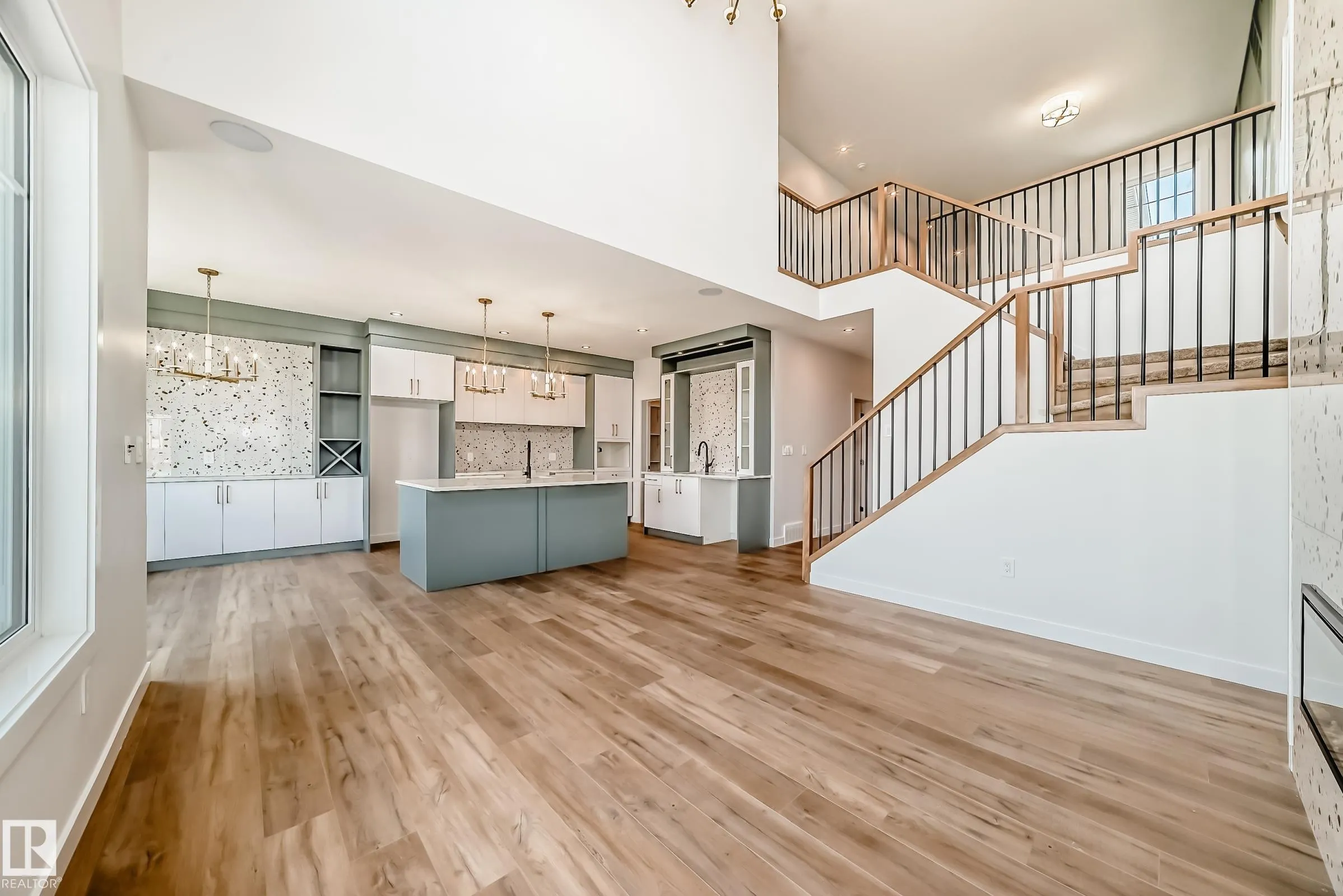 15 AXELWOOD Crescent