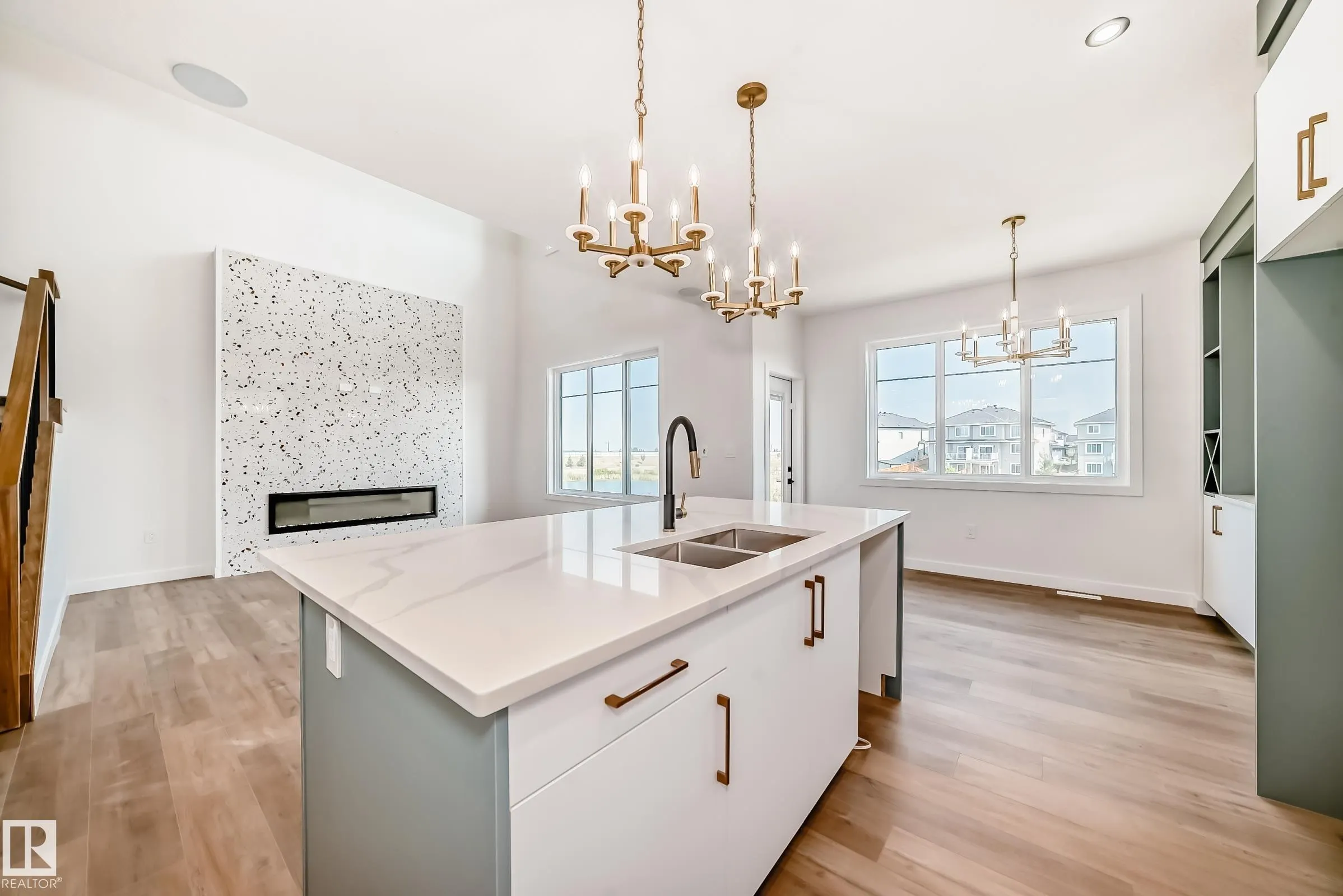 15 AXELWOOD Crescent