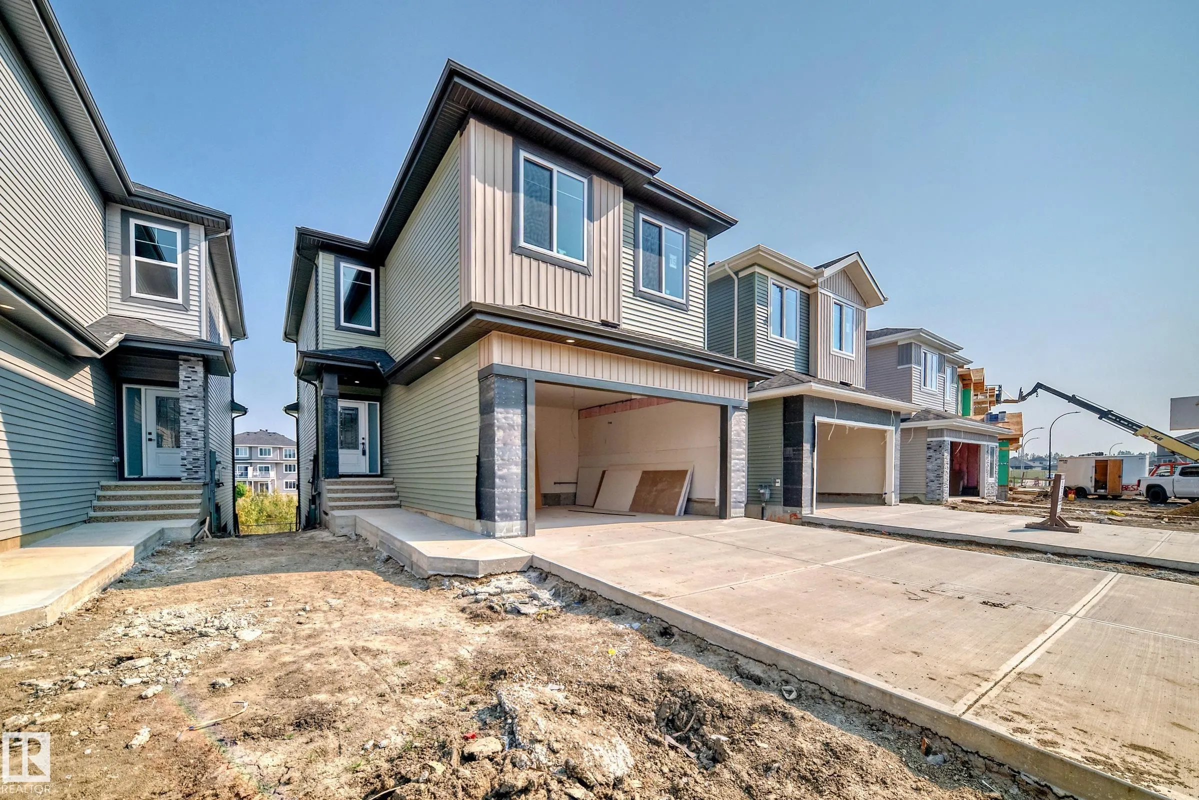 15 AXELWOOD Crescent