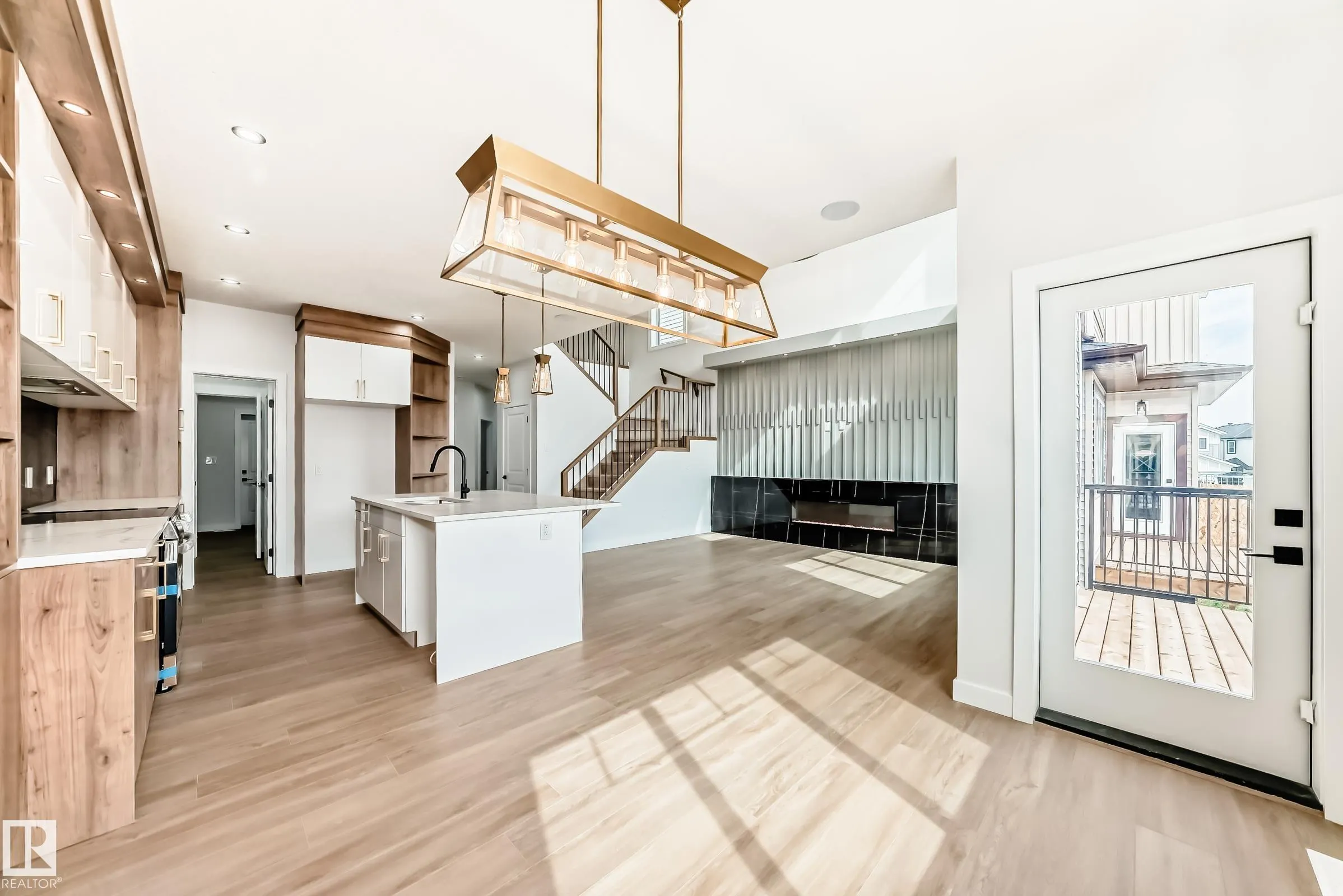 15 AXELWOOD Crescent