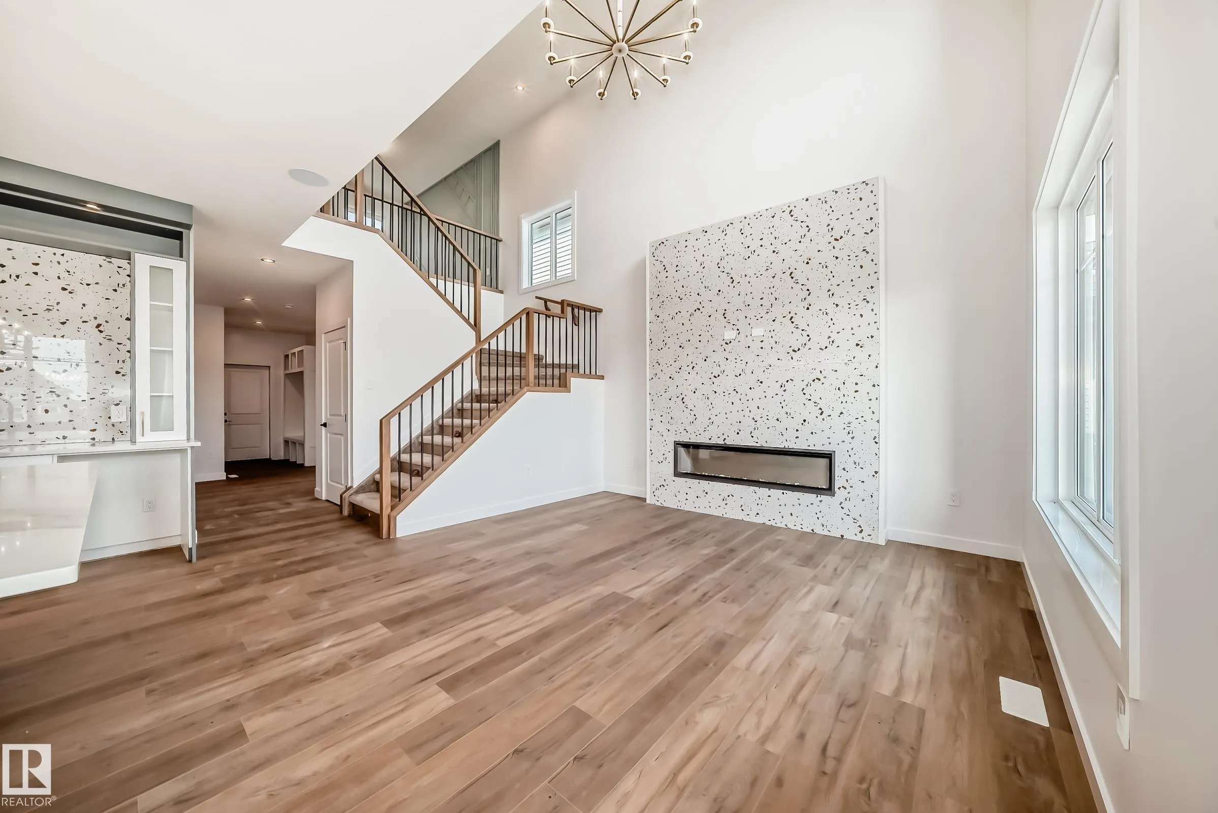 15 AXELWOOD Crescent