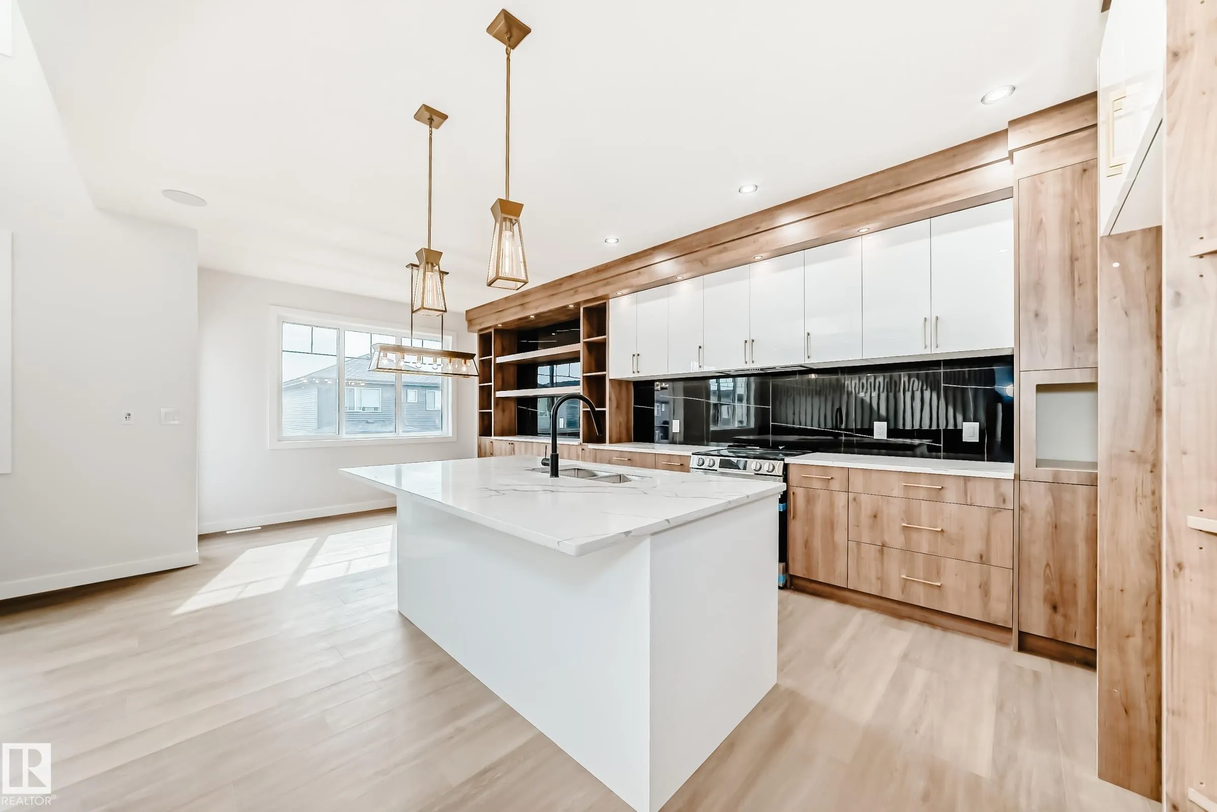 15 AXELWOOD Crescent