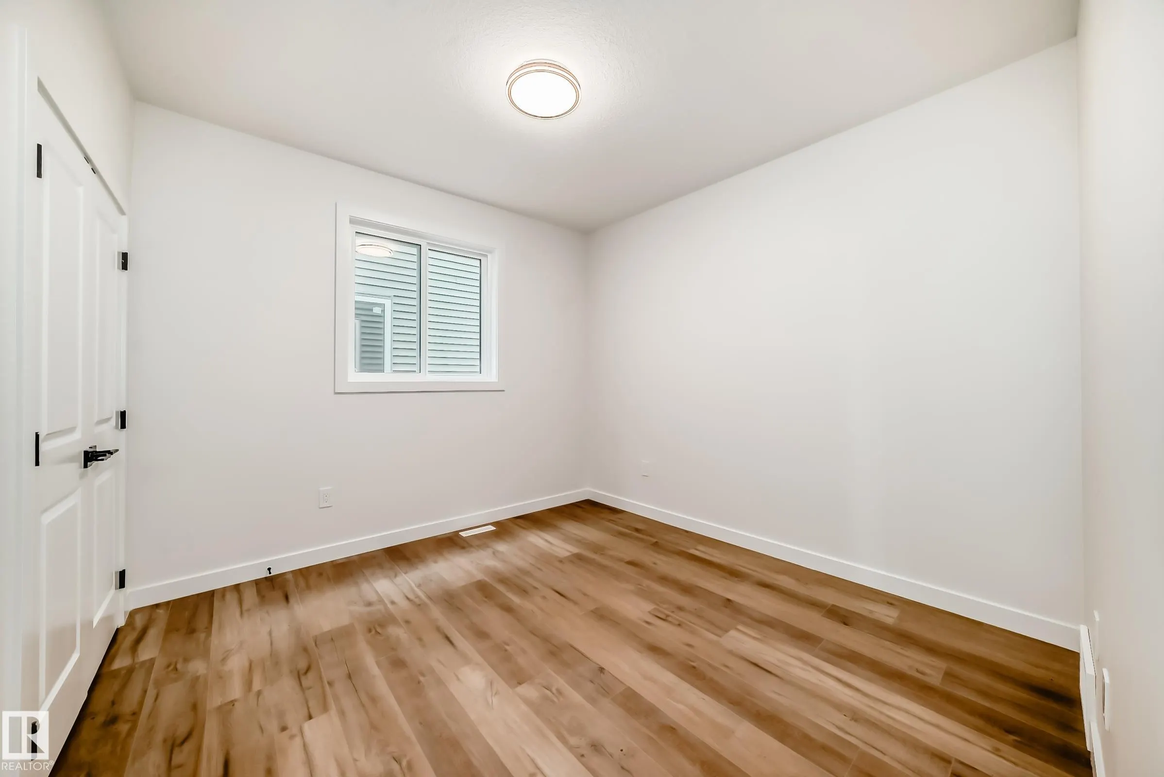 15 AXELWOOD Crescent