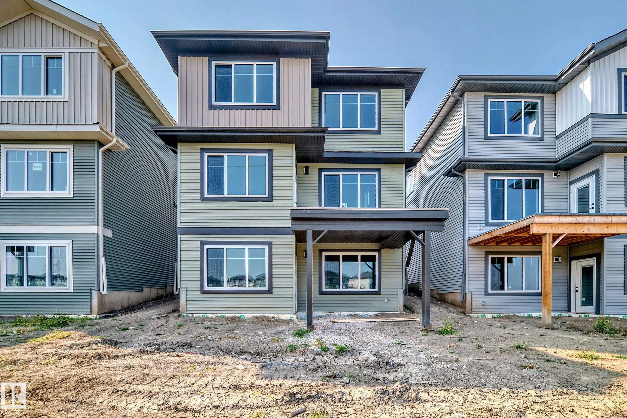 15 AXELWOOD Crescent