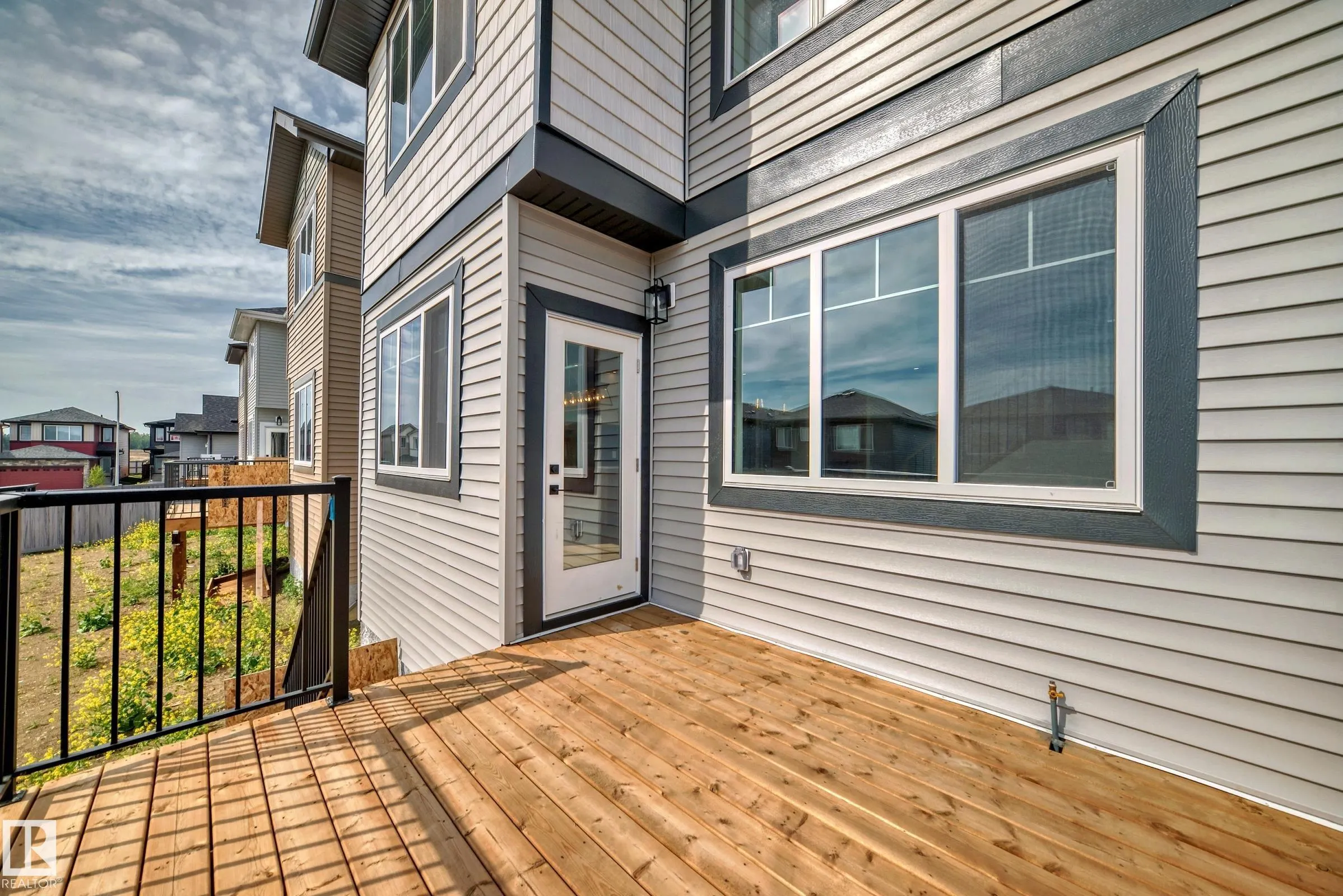 15 AXELWOOD Crescent