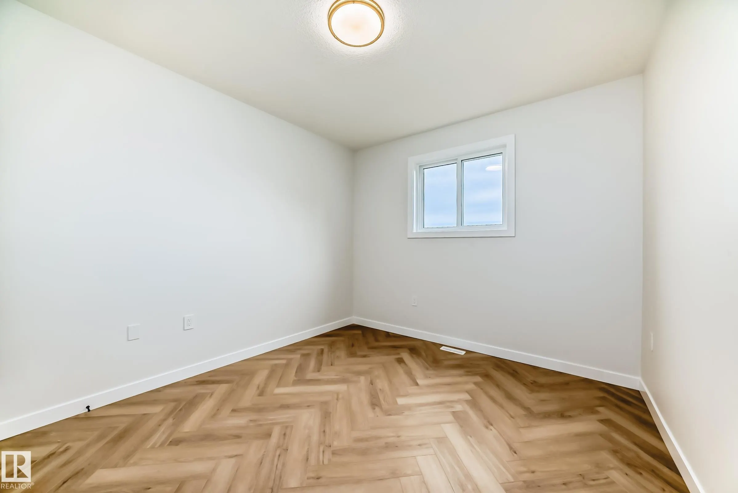 15 AXELWOOD Crescent